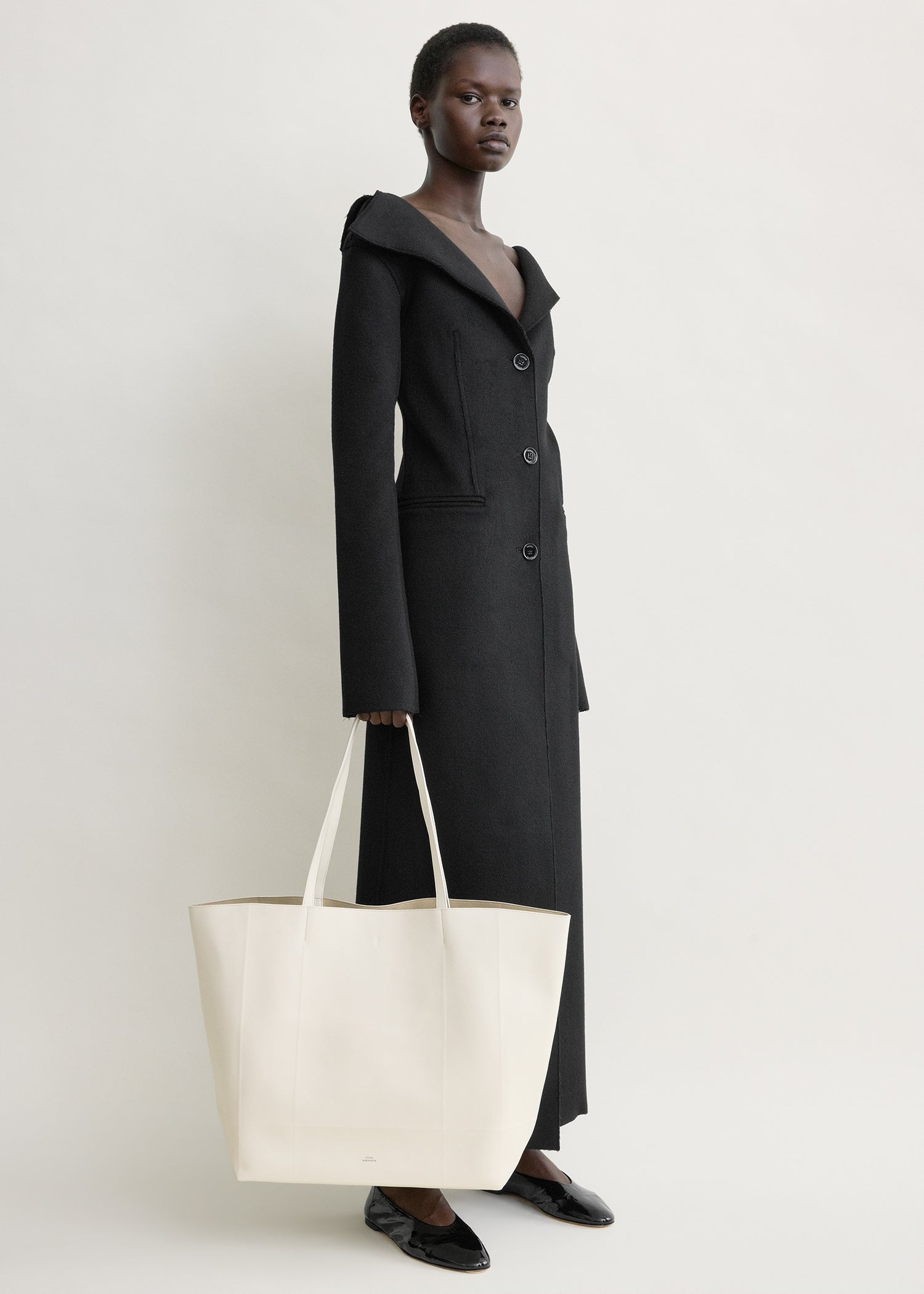 Roam leather tote stone