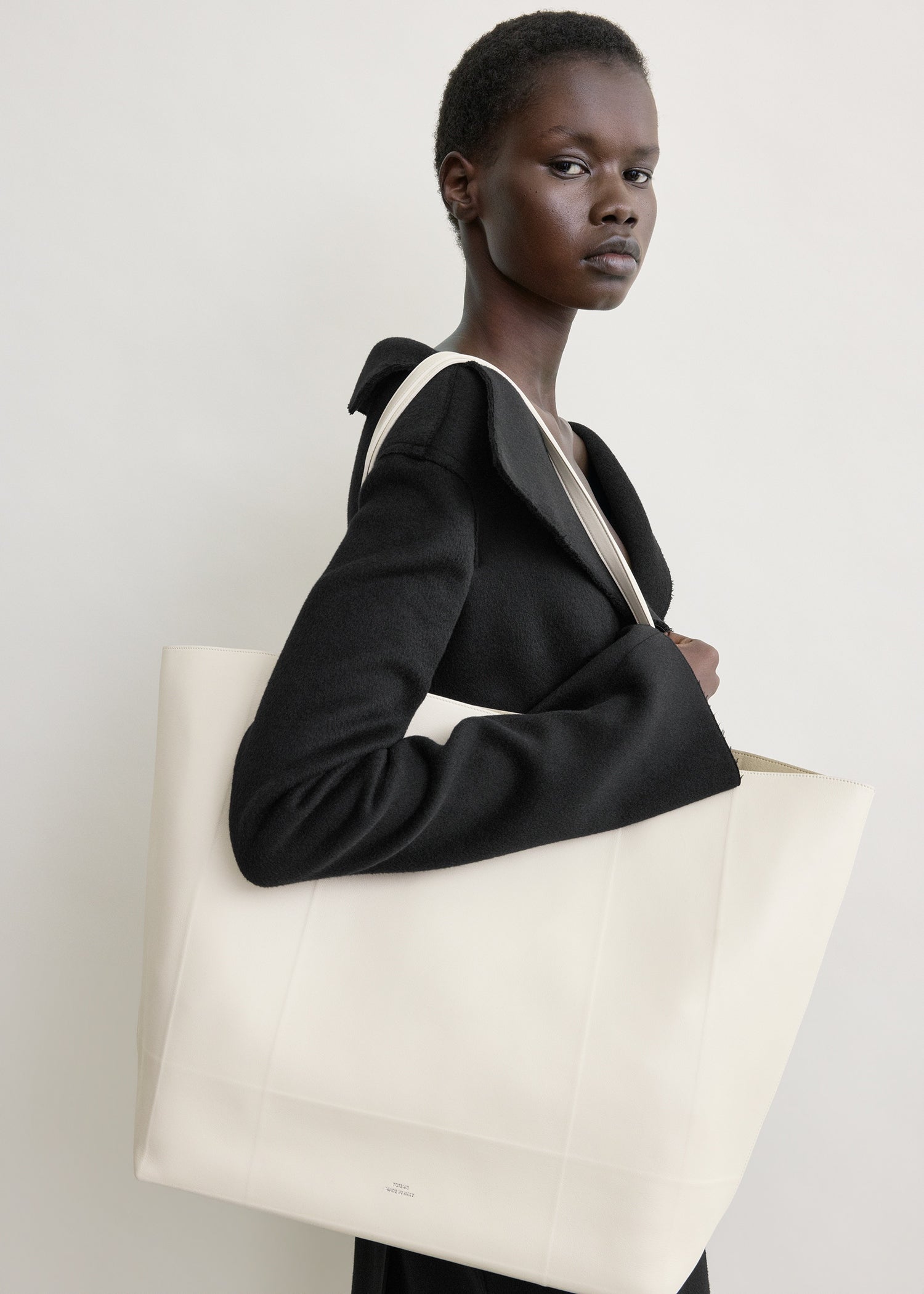 Roam leather tote stone
