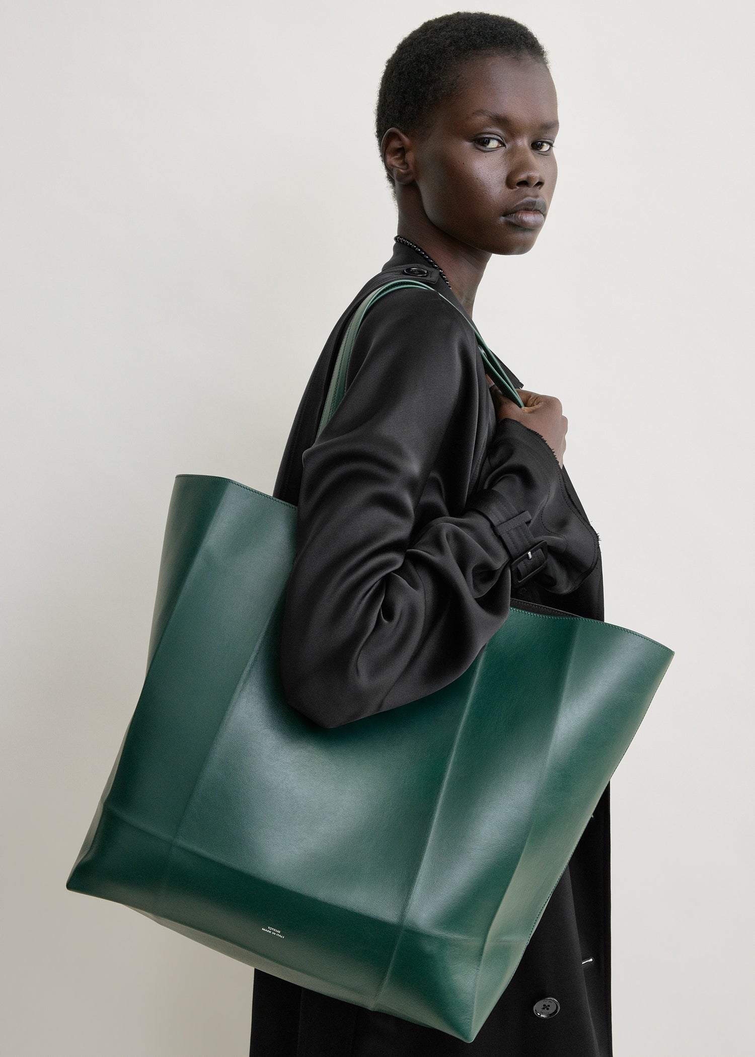 Roam leather tote dark green