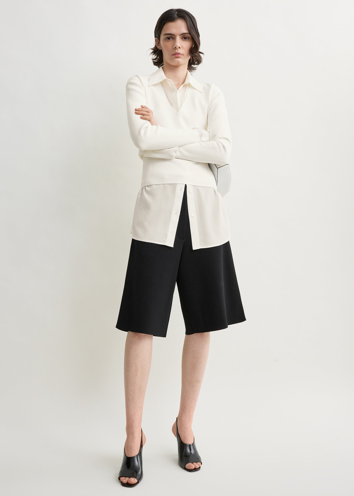 Knit shorts black petite
