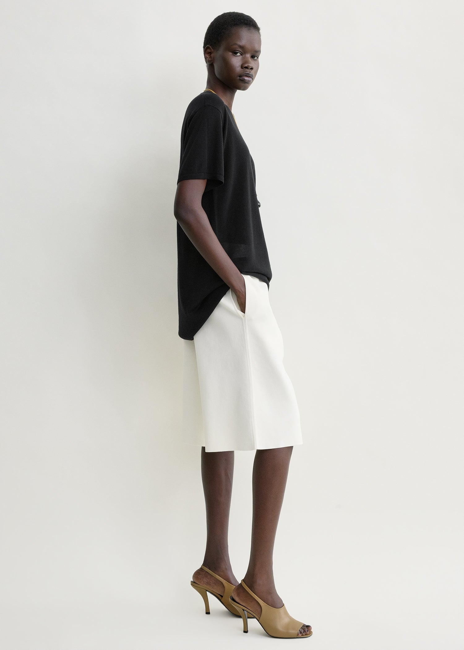 Knit shorts white petite