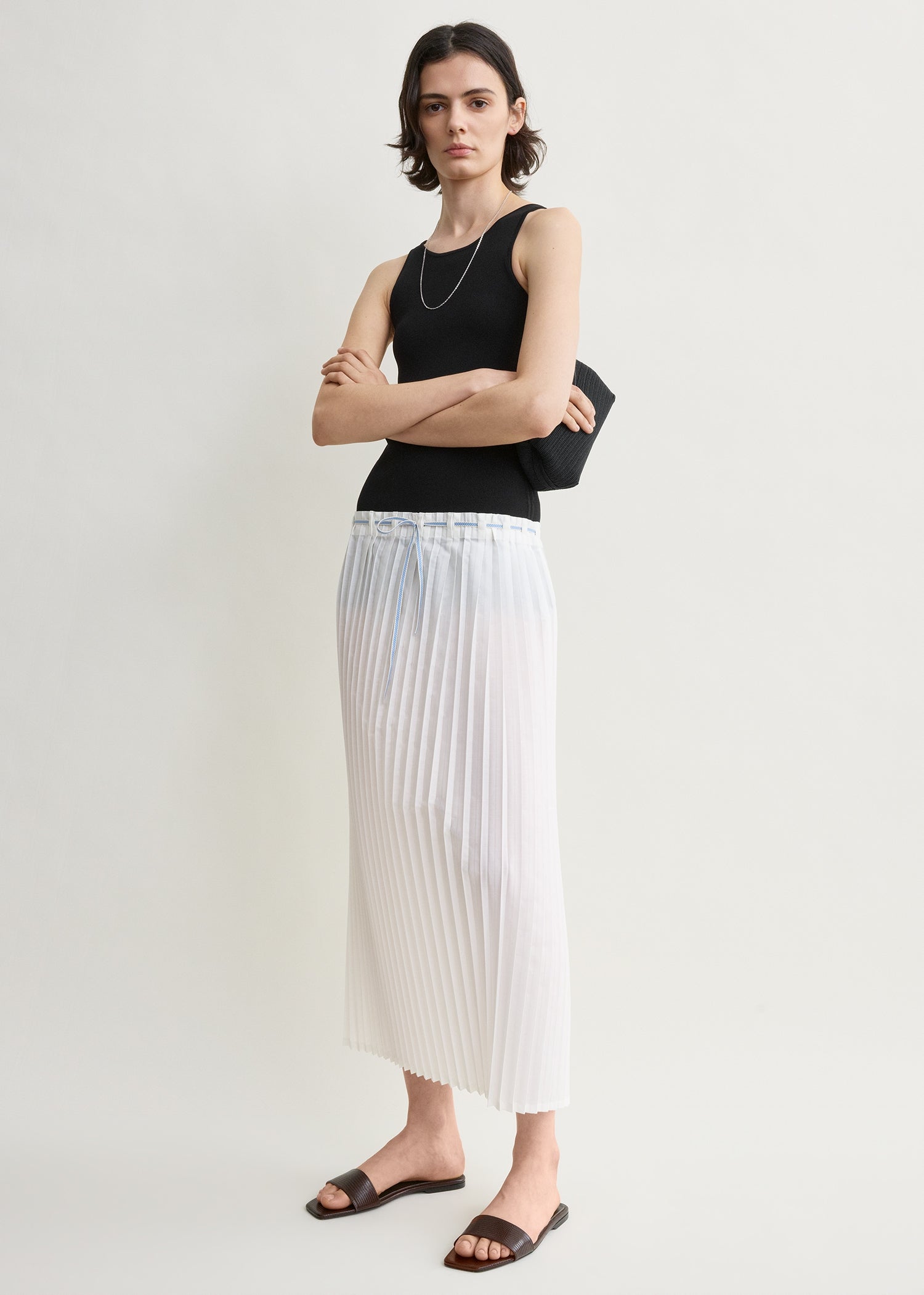 Belted pleated skirt white