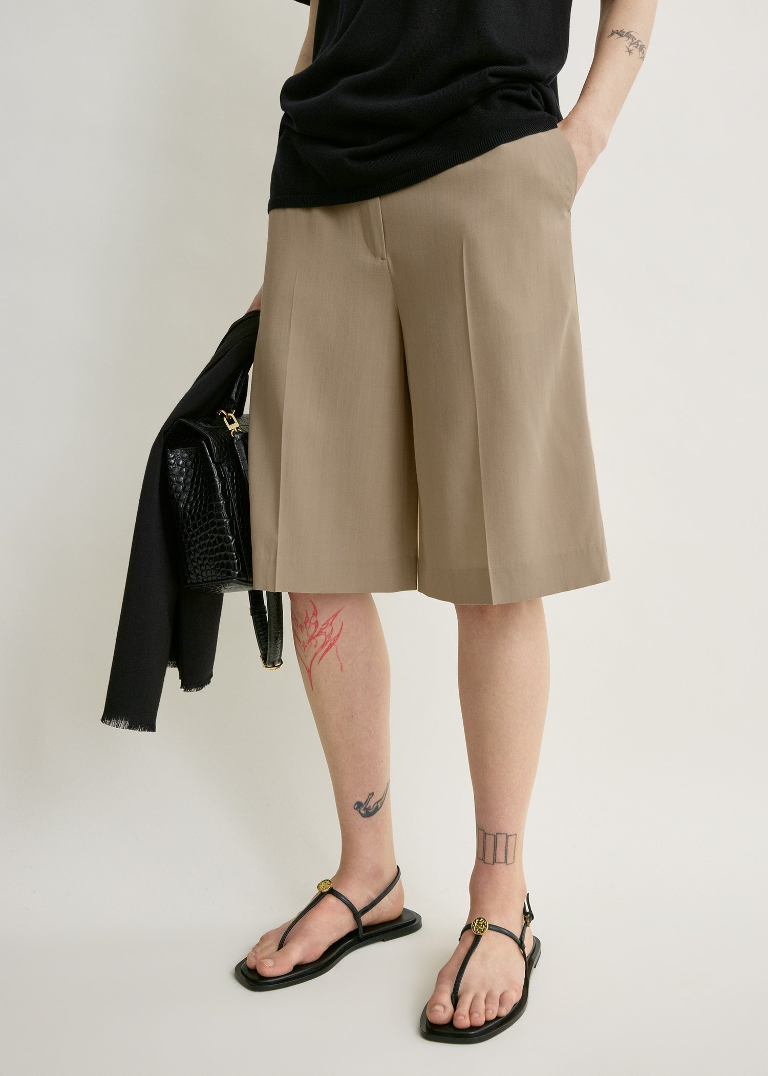 Wide fluid shorts overcast beige