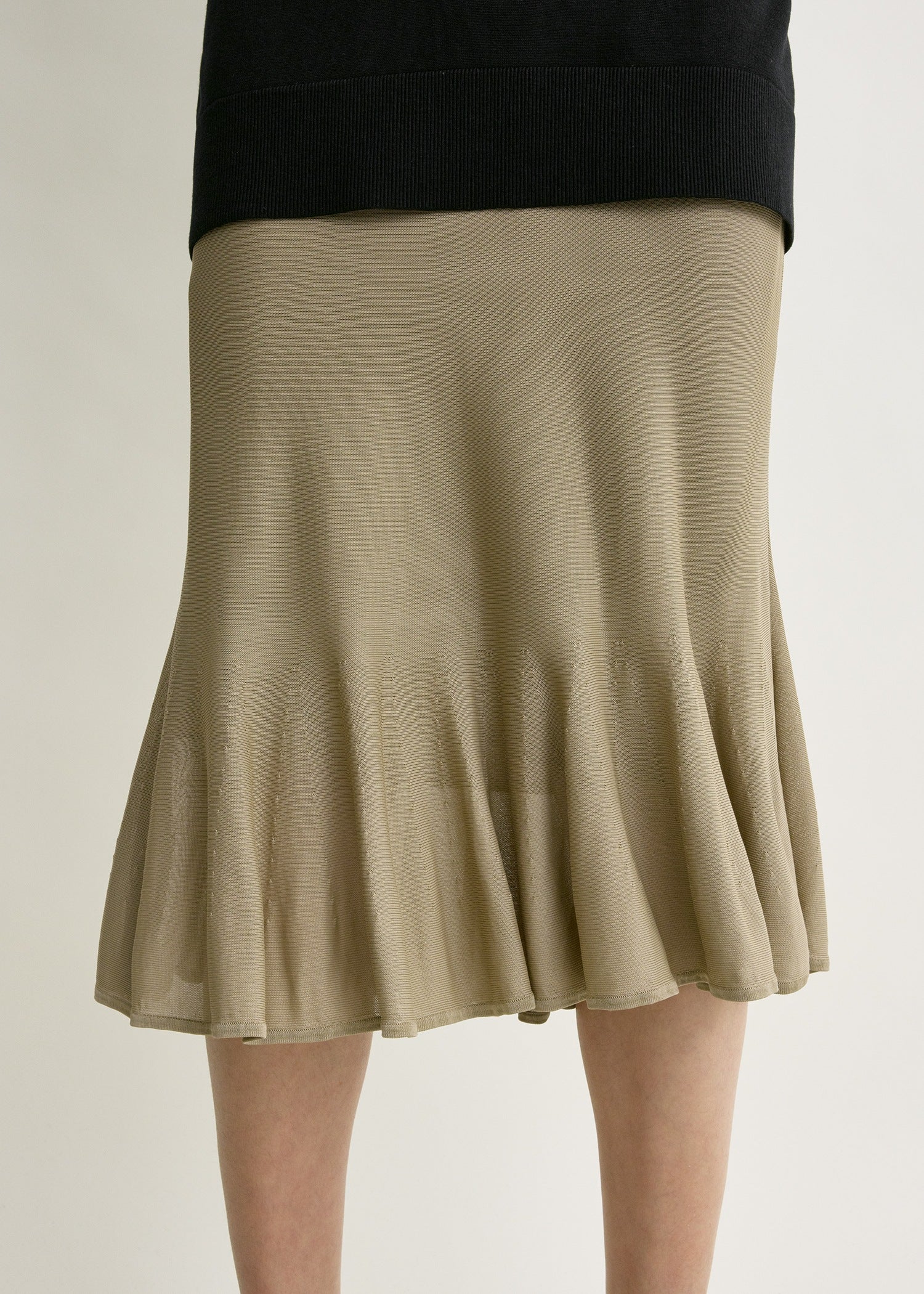 Fluted knit skirt desert