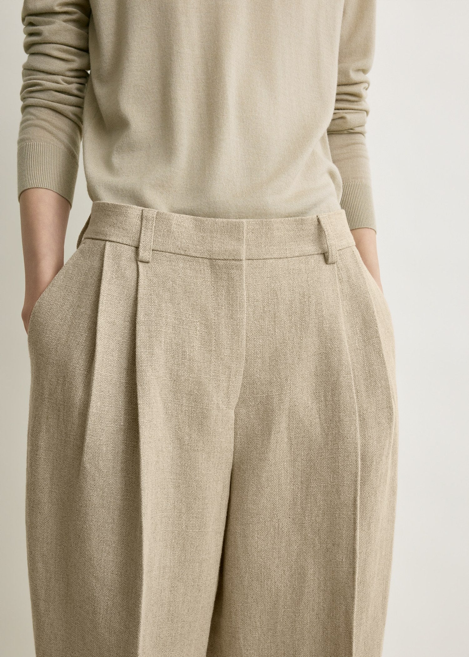 Double-pleat cropped linen trousers beige