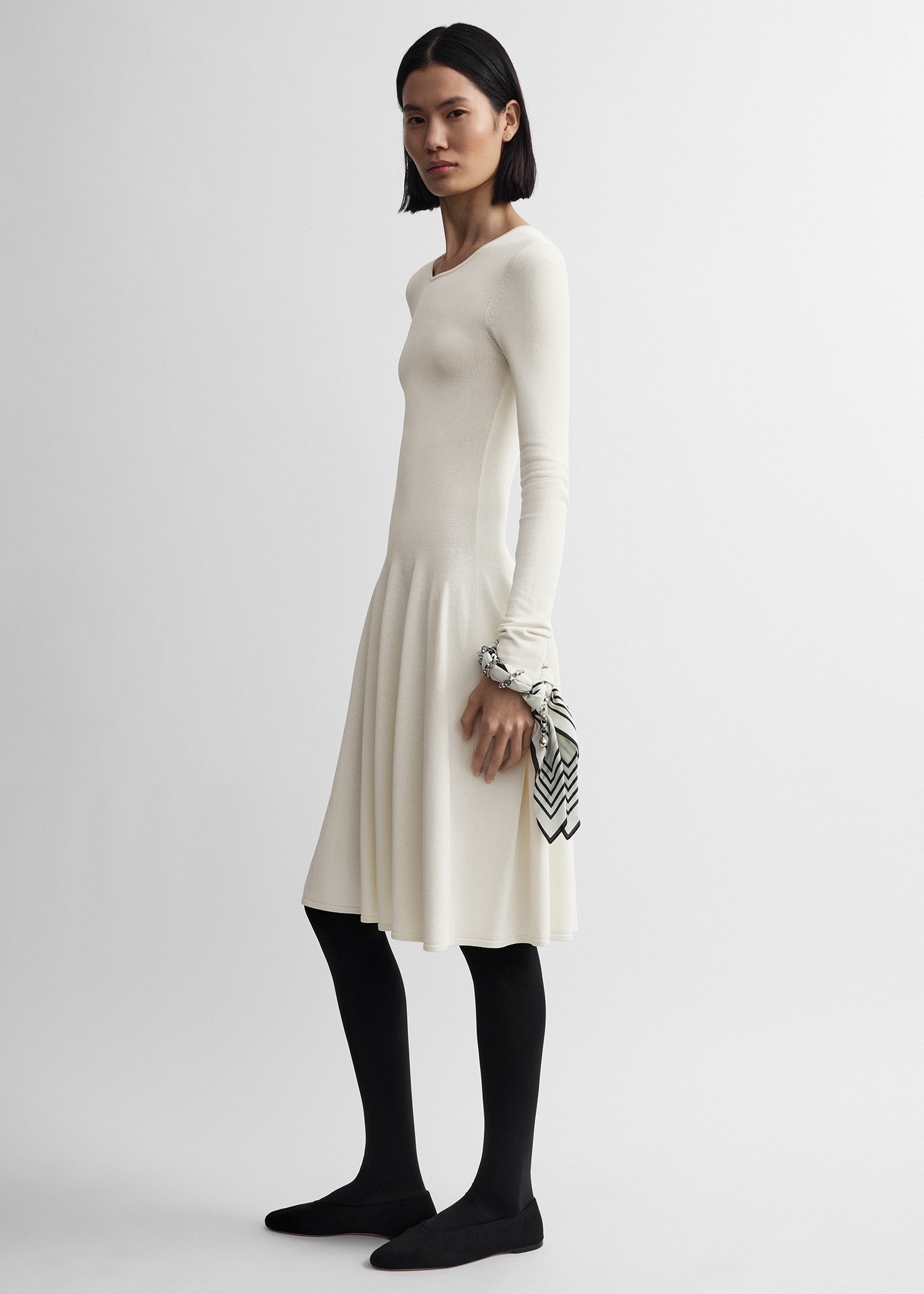 Sculpted knit dress off-white