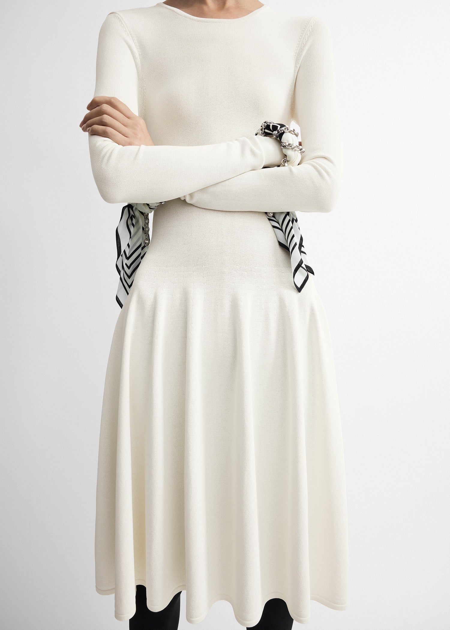 Sculpted knit dress off-white