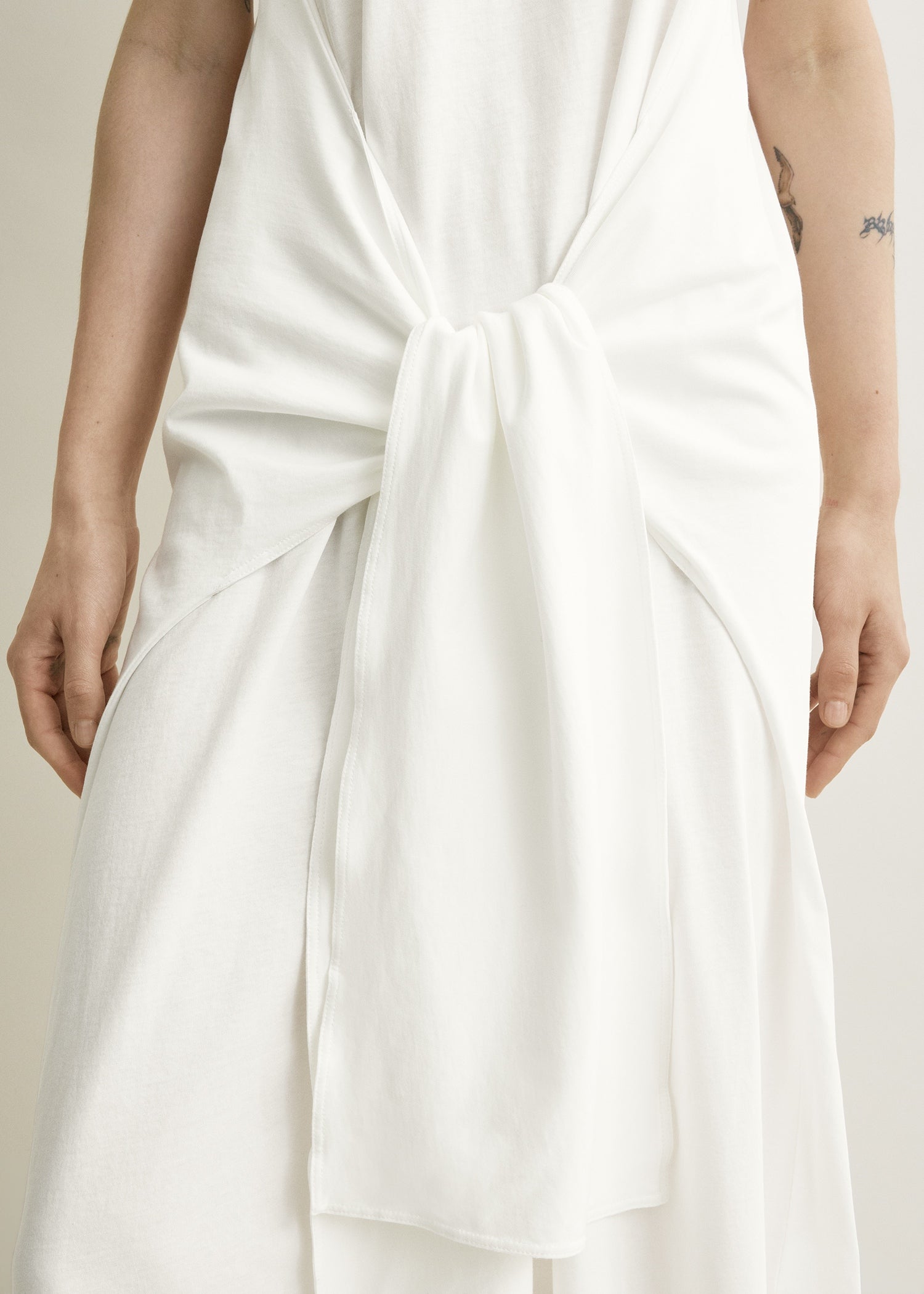 Tie-waist jersey dress off-white
