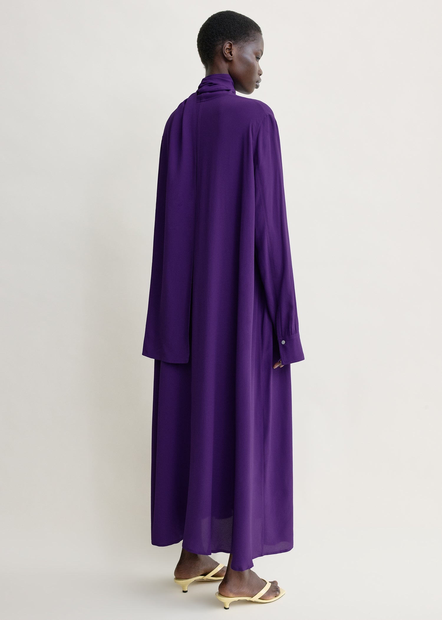 Rounded neckline dress amethyst
