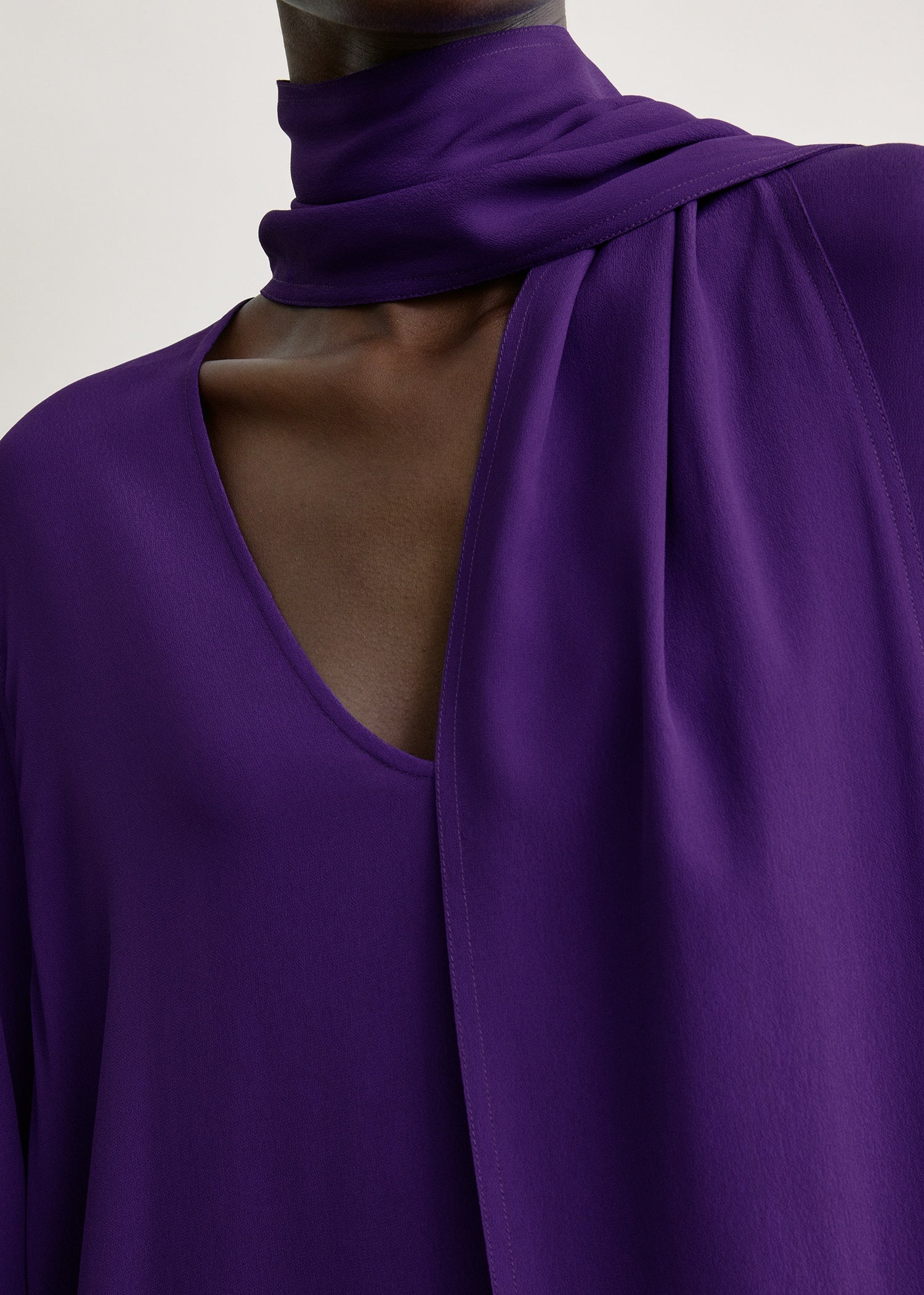 Rounded neckline dress amethyst