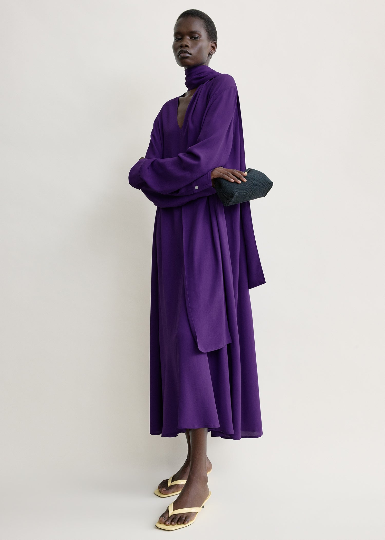 Rounded neckline dress amethyst