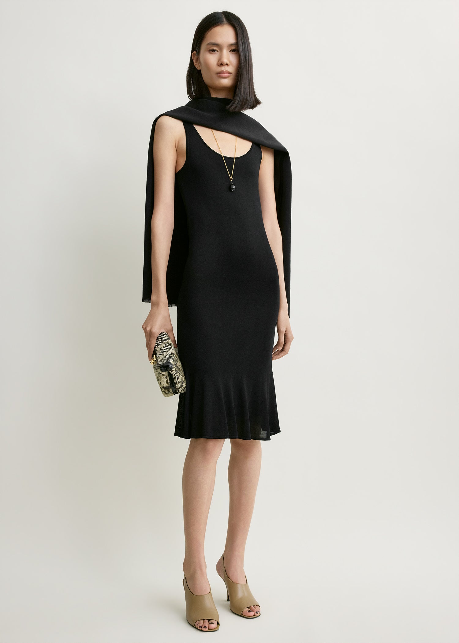 Fluted hem dress black