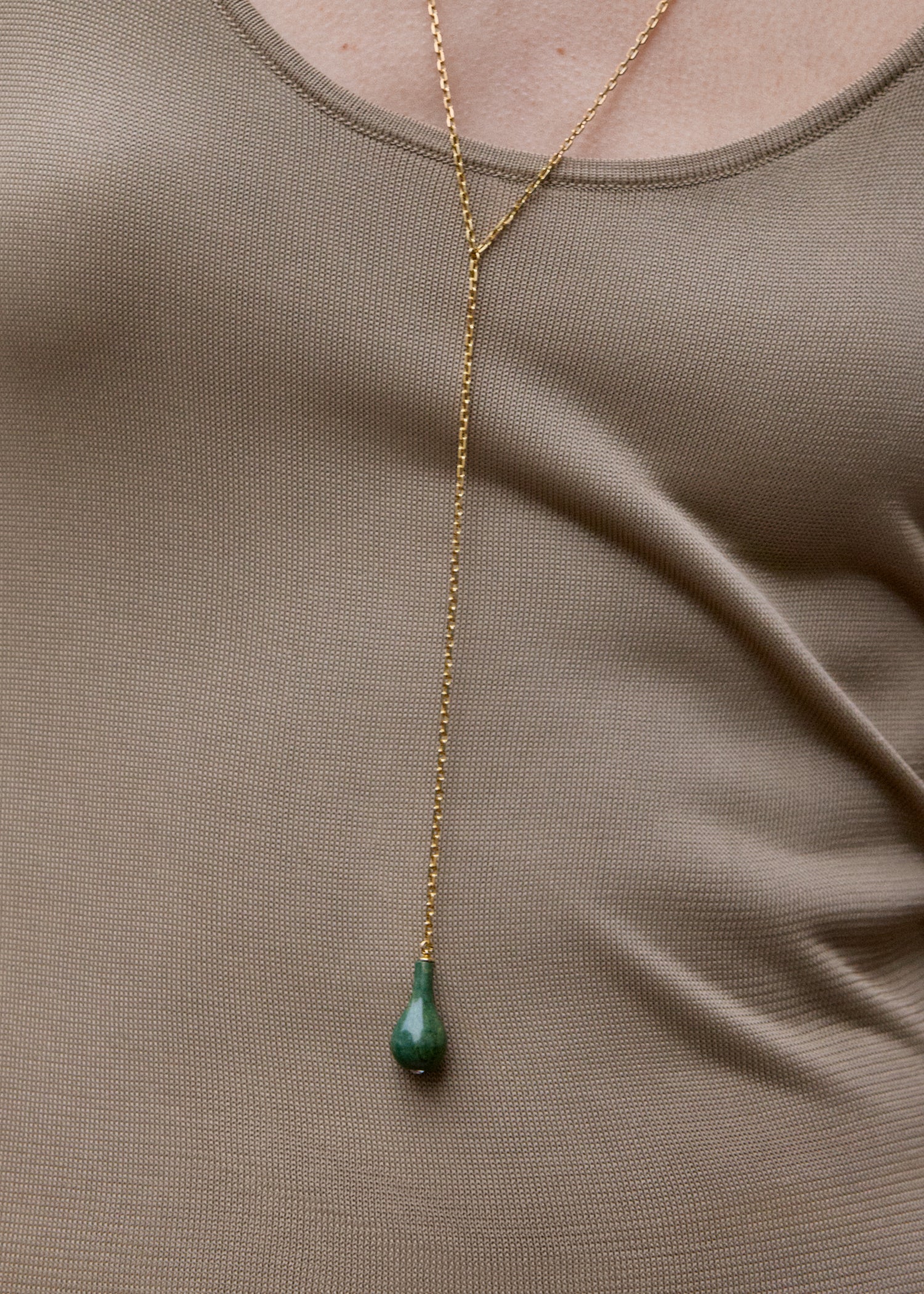 Jade drop necklace dark green/gold