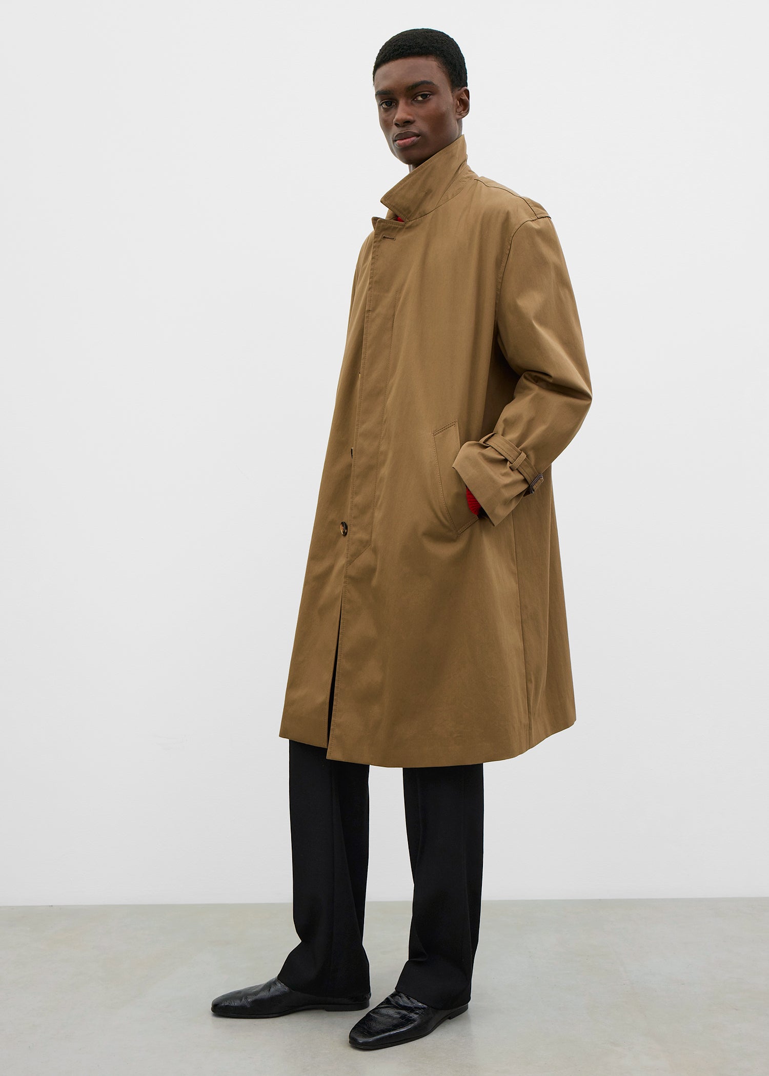 Trench hazel