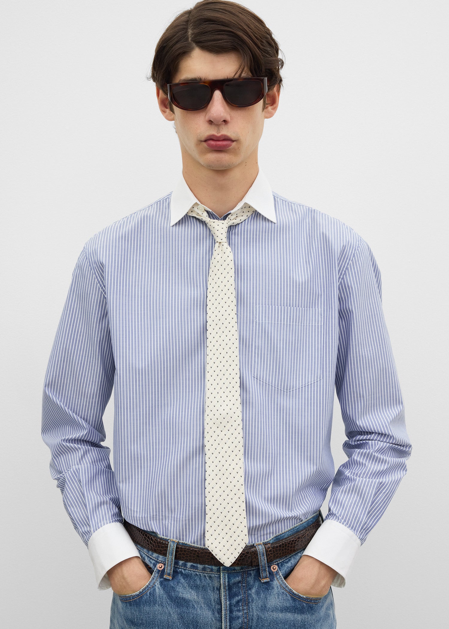 Dot tie off-white