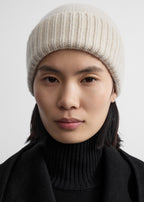 Lambswool beanie almond