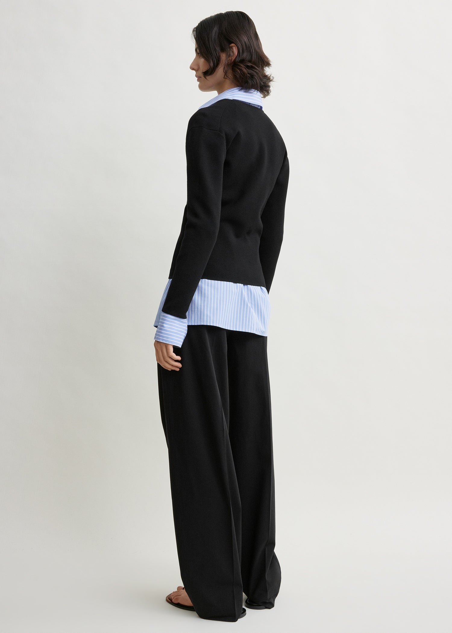 Compact knit v-neck black
