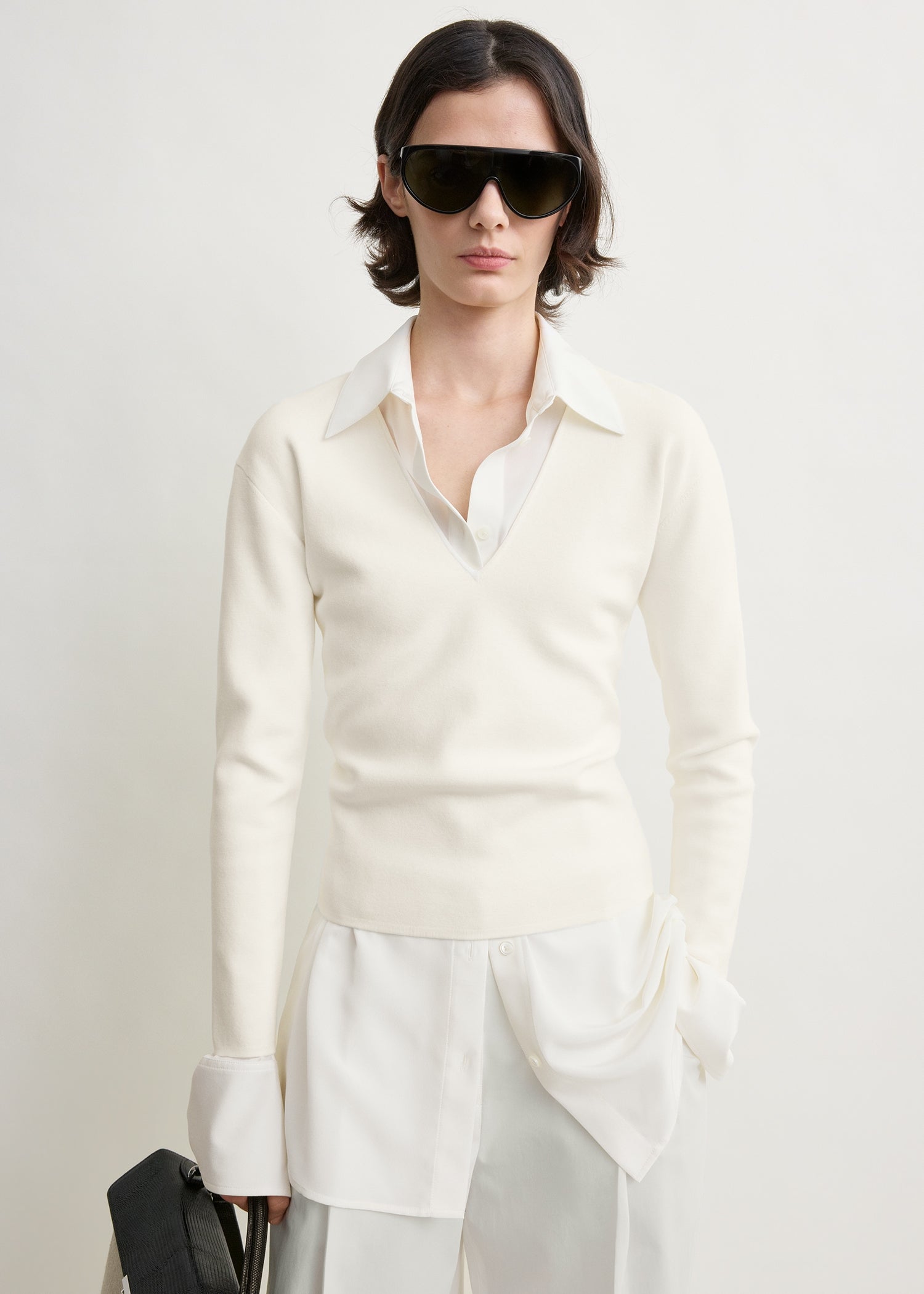 Compact knit v-neck off-white