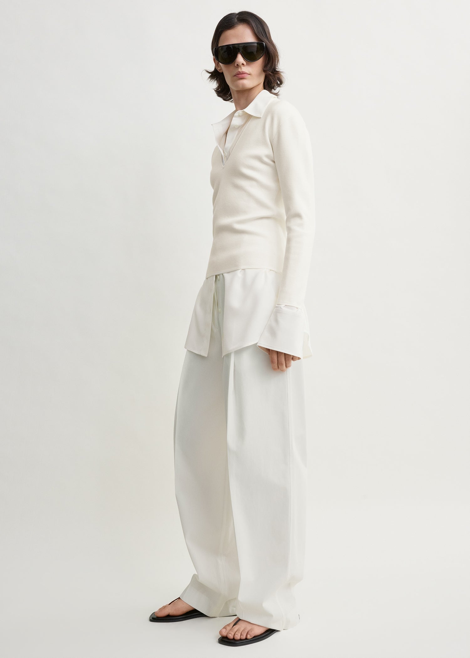 Compact knit v-neck off-white