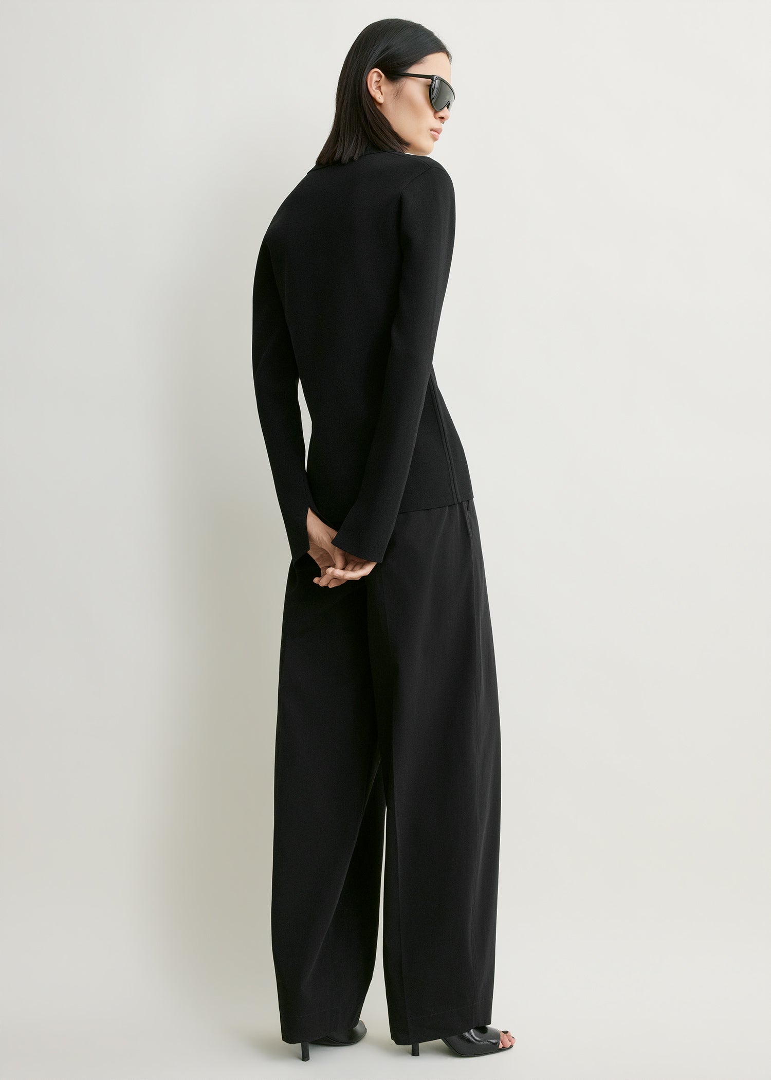 Compact knit buttoned top black