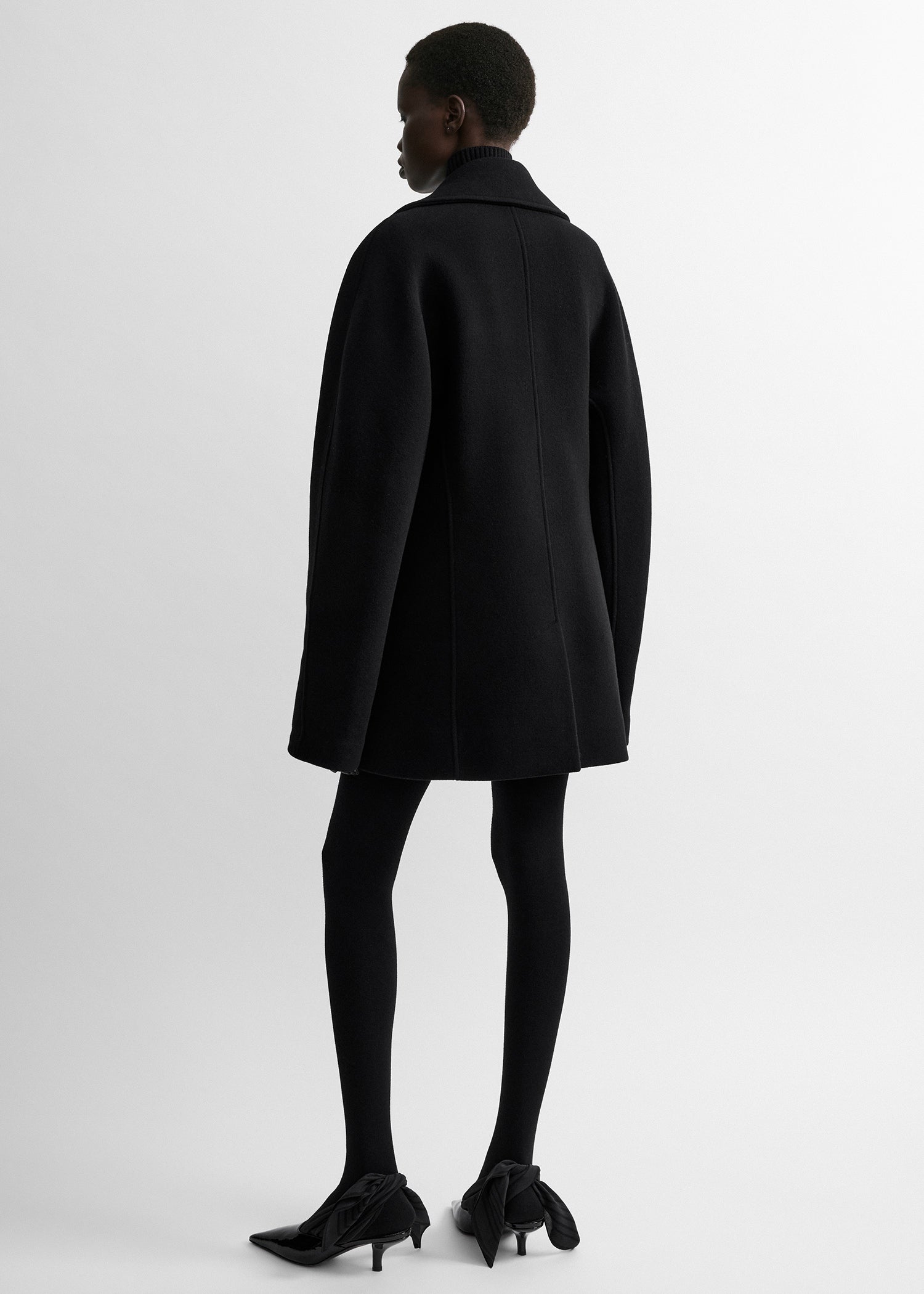 Rounded peacoat black