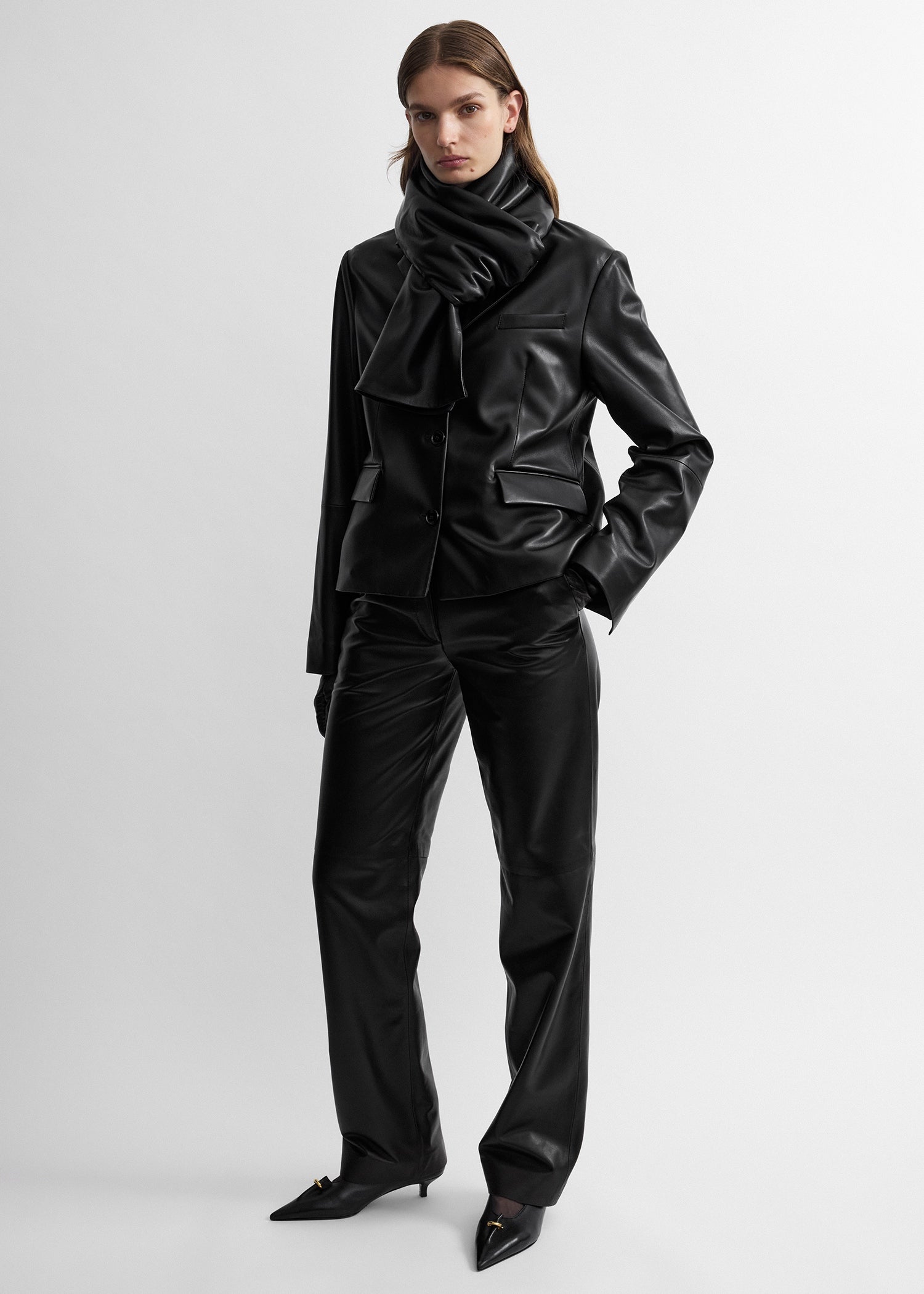 Short leather blazer black