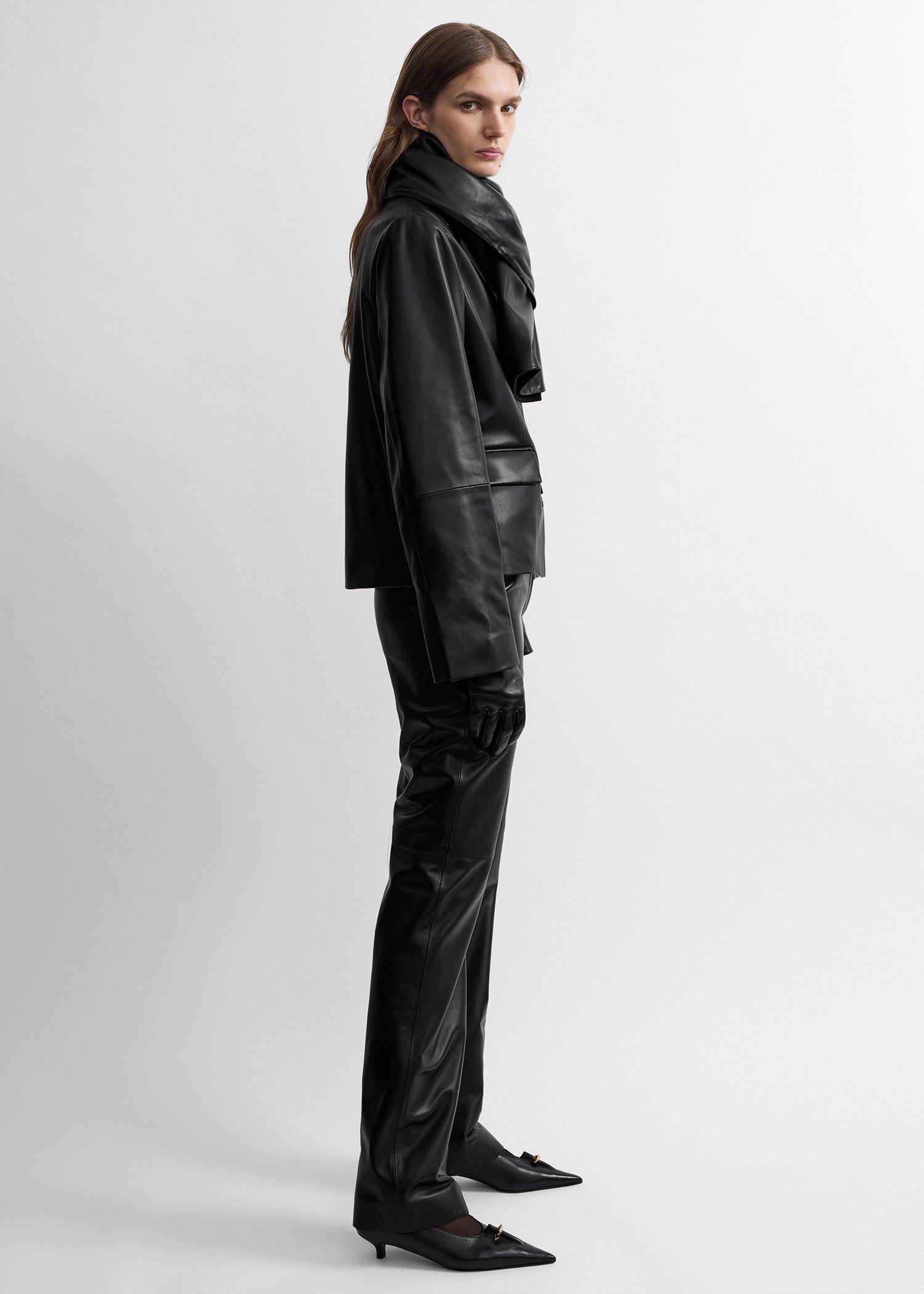 Short leather blazer black