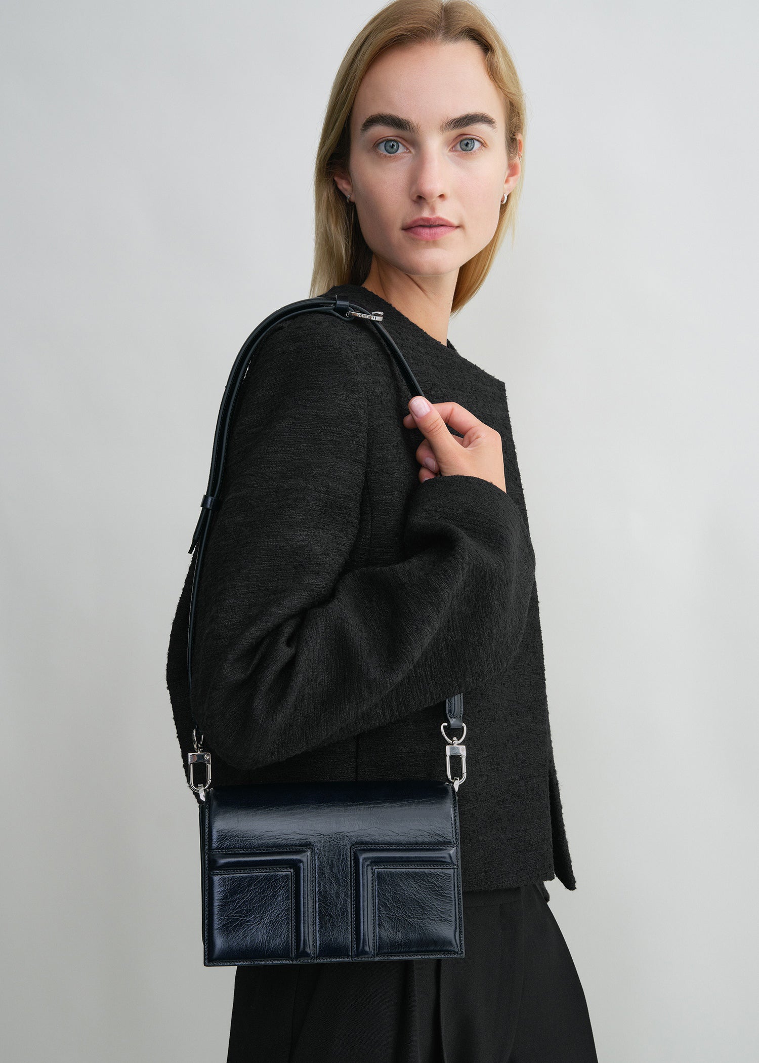 Mini T-flap naplack bag navy