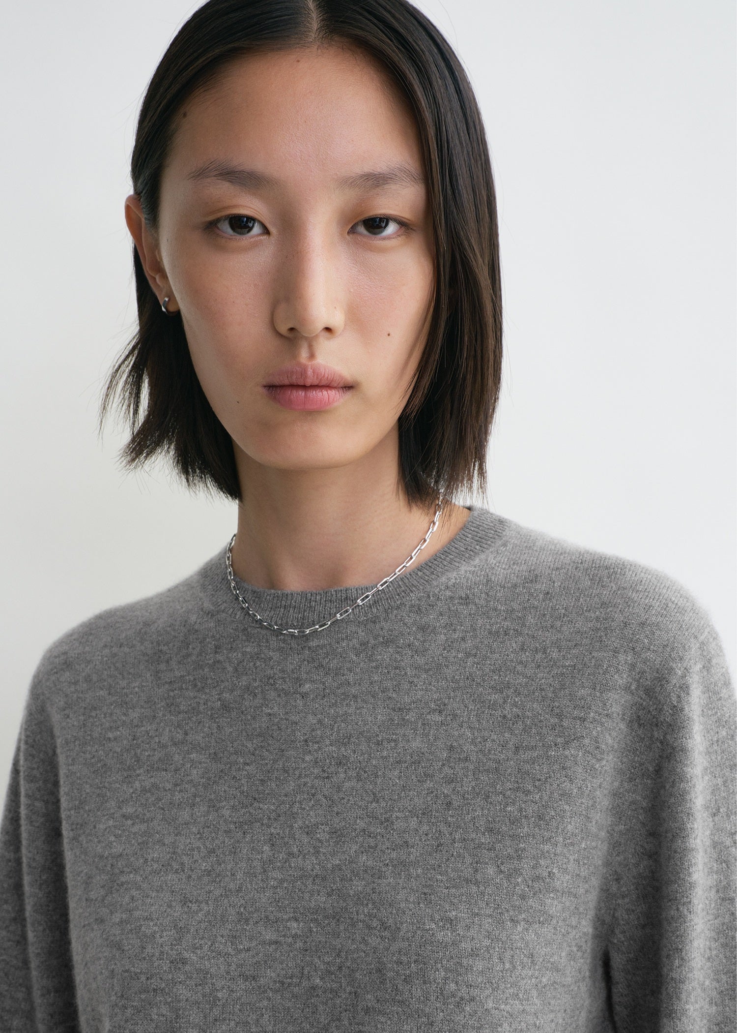 Crew-neck cashmere knit grey – TOTEME