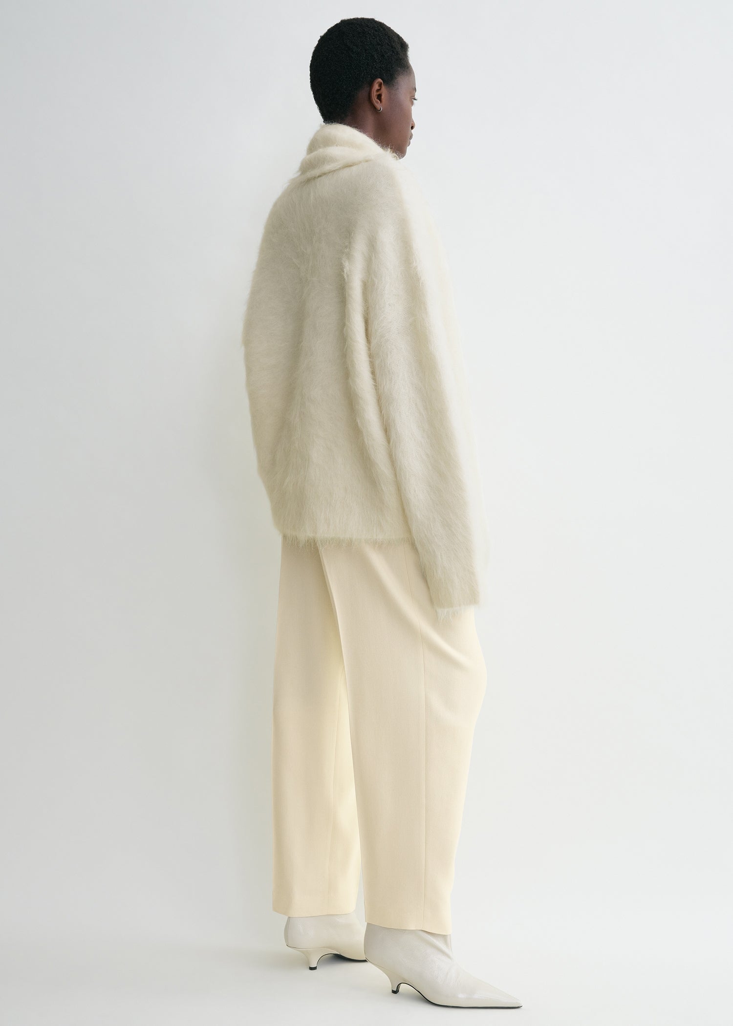 Draped-scarf knit ivory – TOTEME