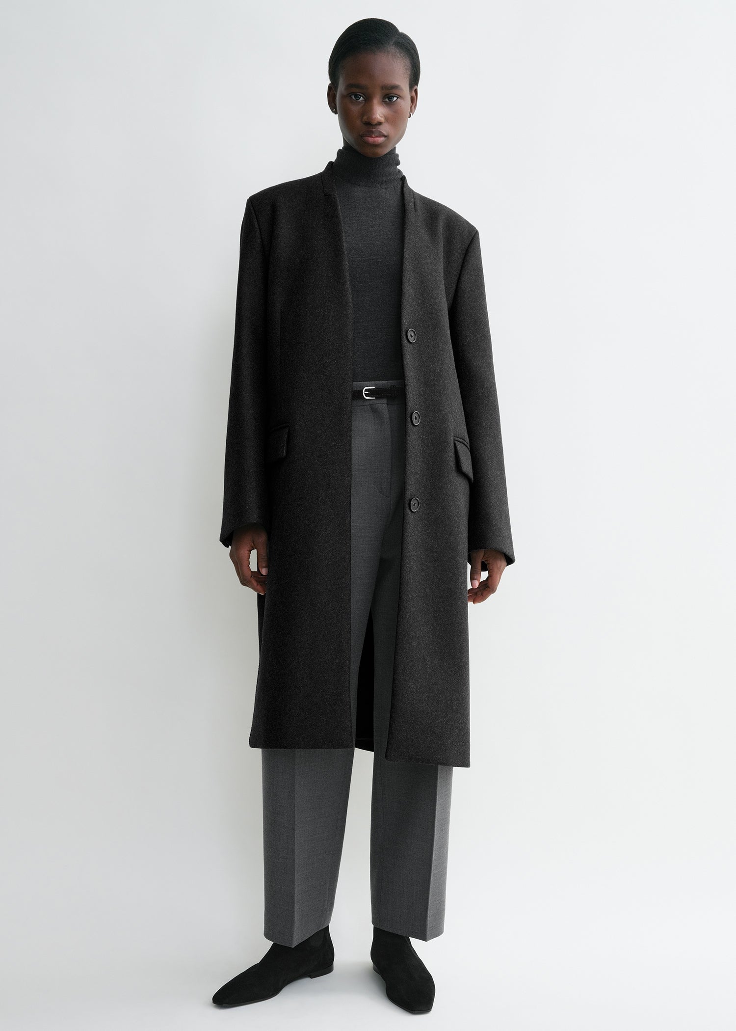 MOIA padded single coat (charcoal) MOIA padded single coat (charcoal)