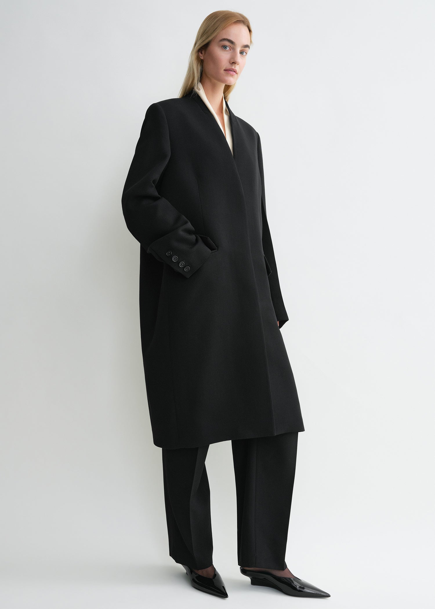 Deep pleat coat black – TOTEME - Main Image