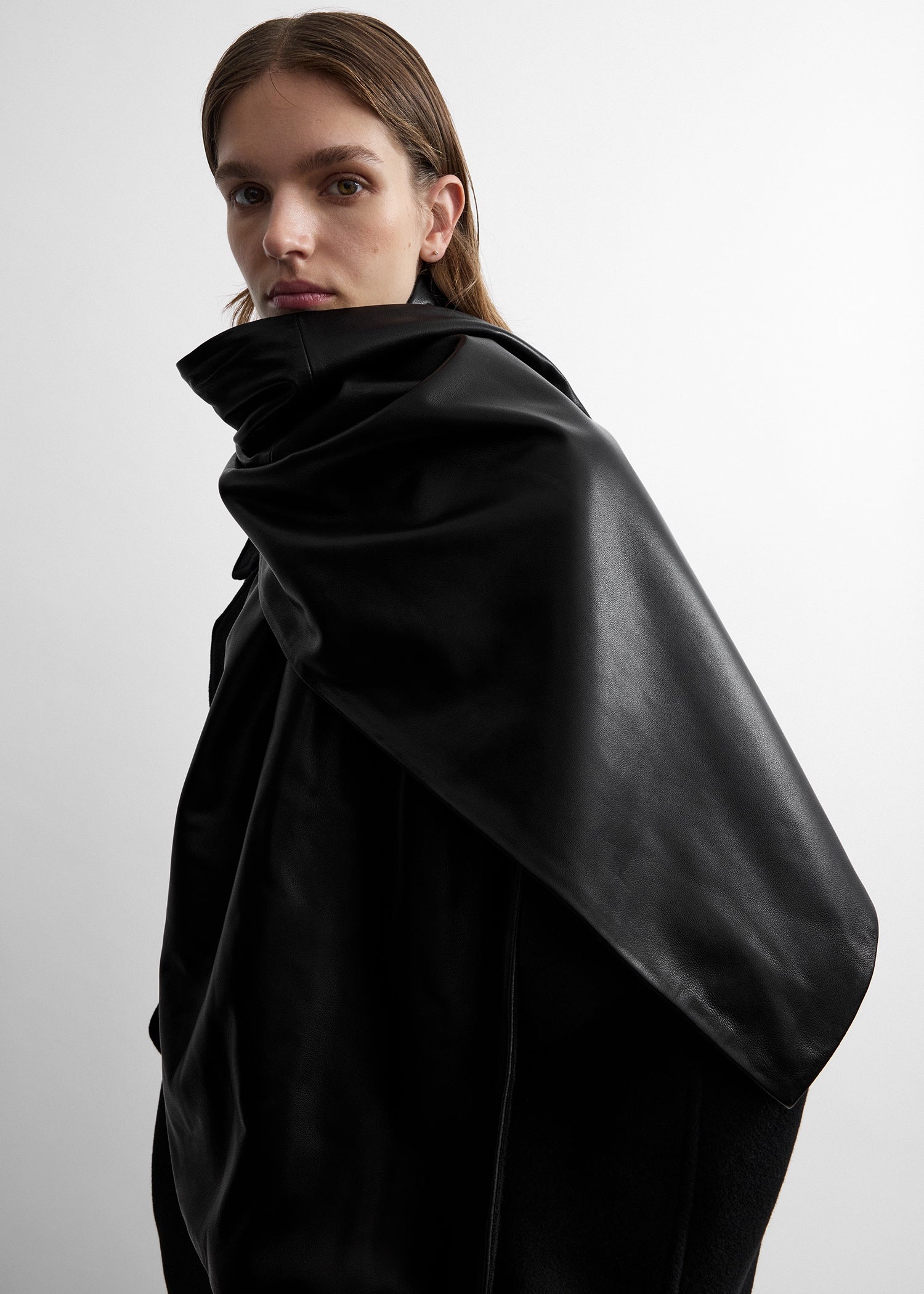 Leather cashmere scarf black