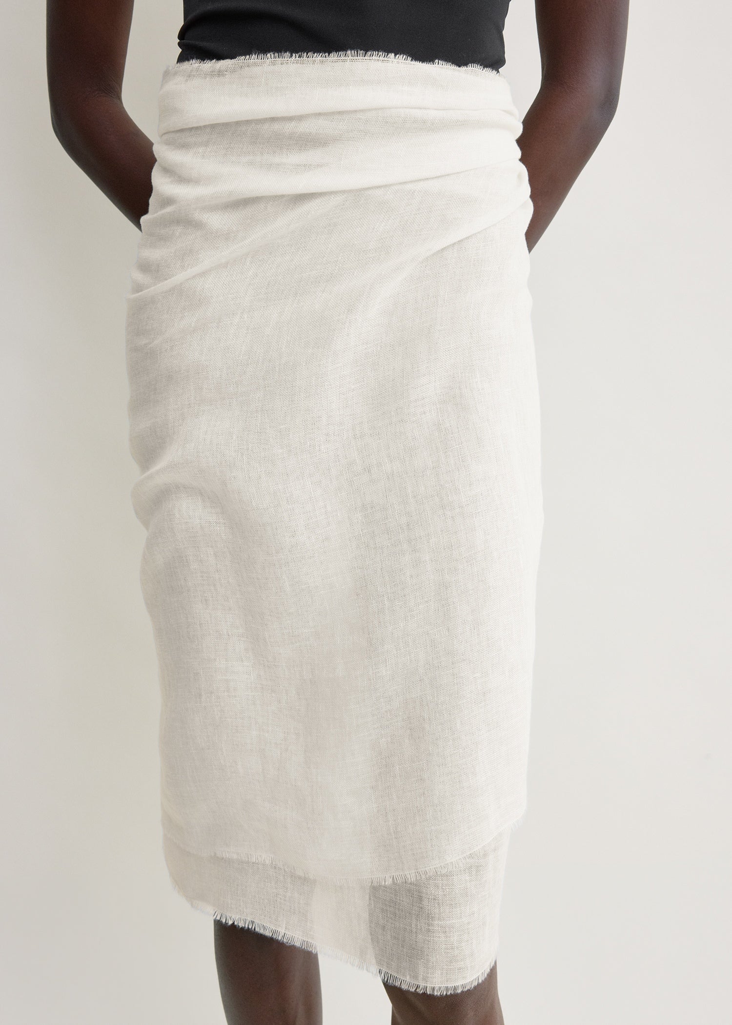 Linen sarong white