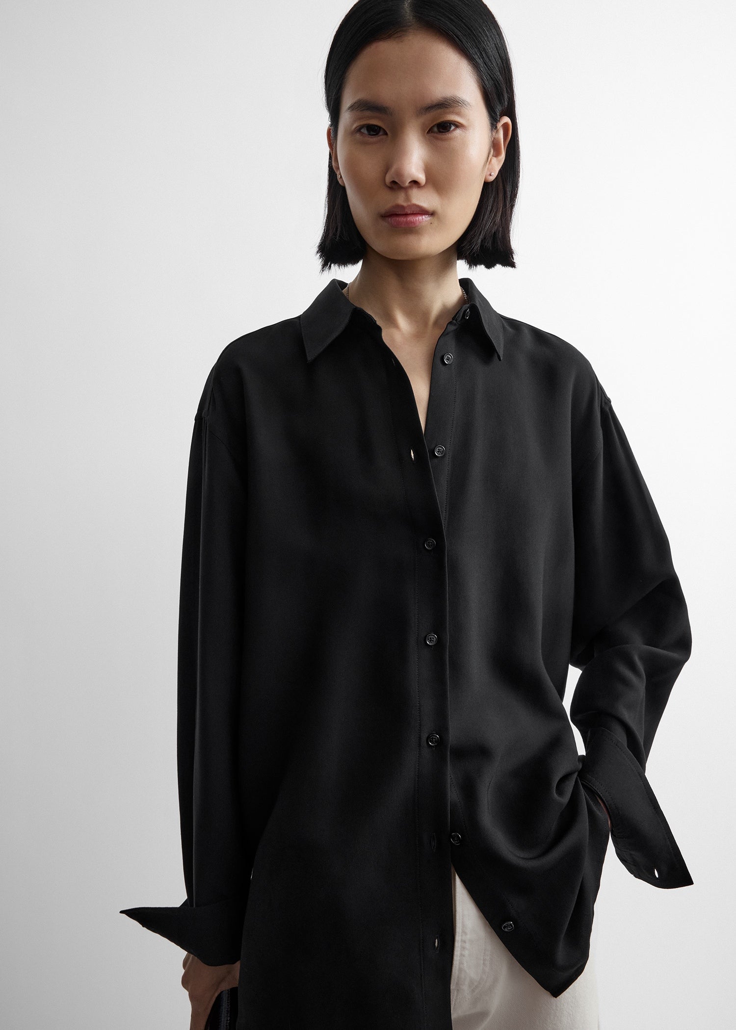 클래식 플루이드 셔츠 블랙