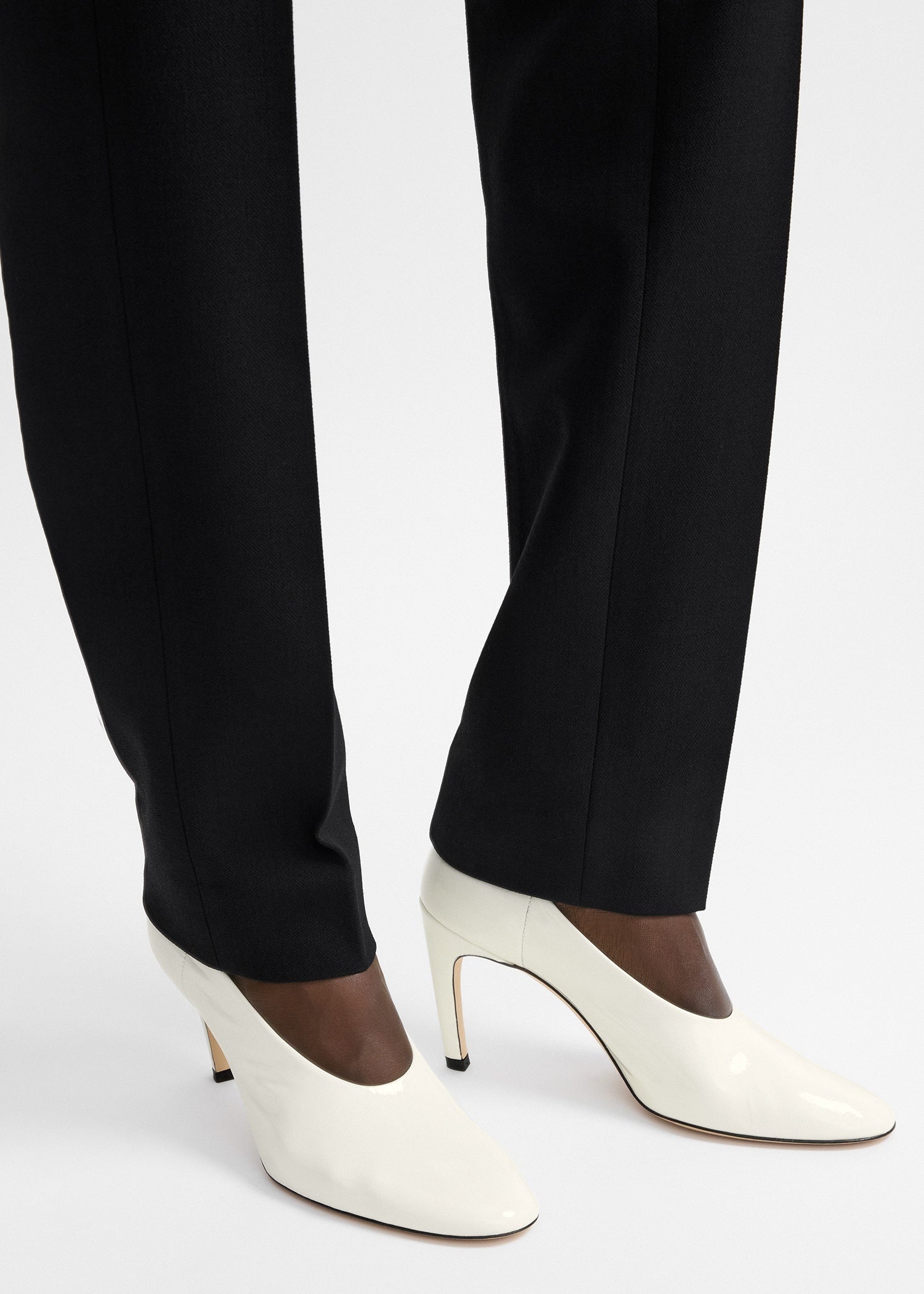 Slip naplack pumps off-white