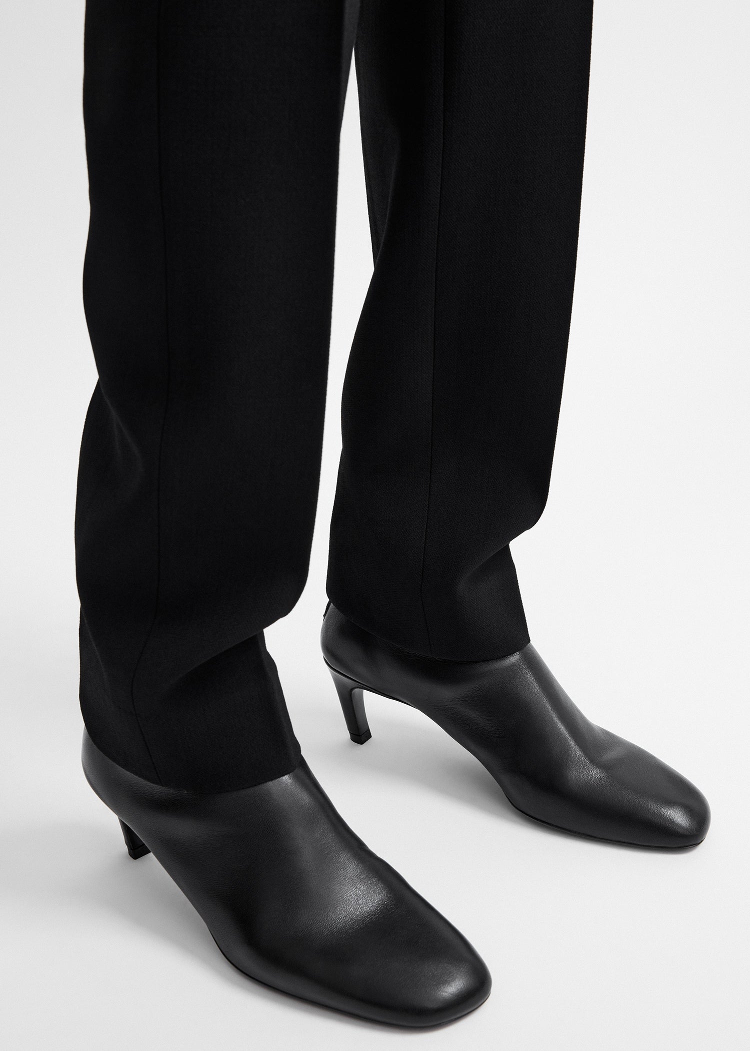 Nappa mid-heel boots black