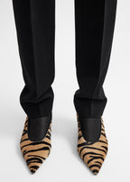 Sharp pony hair kitten pumps tiger