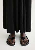 Contoured naplack flip flops black