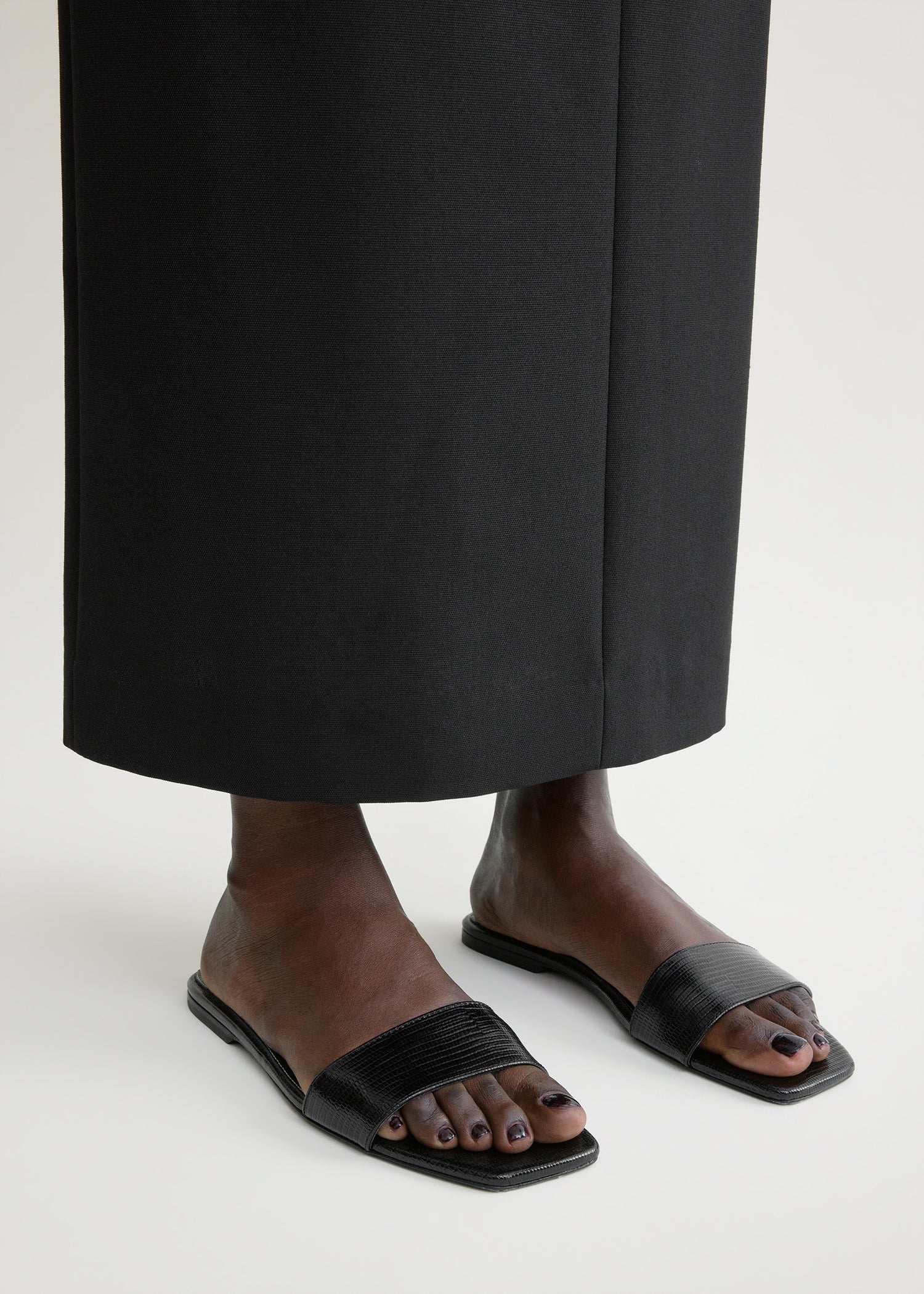 Slim lizard-embossed bandeau slides black