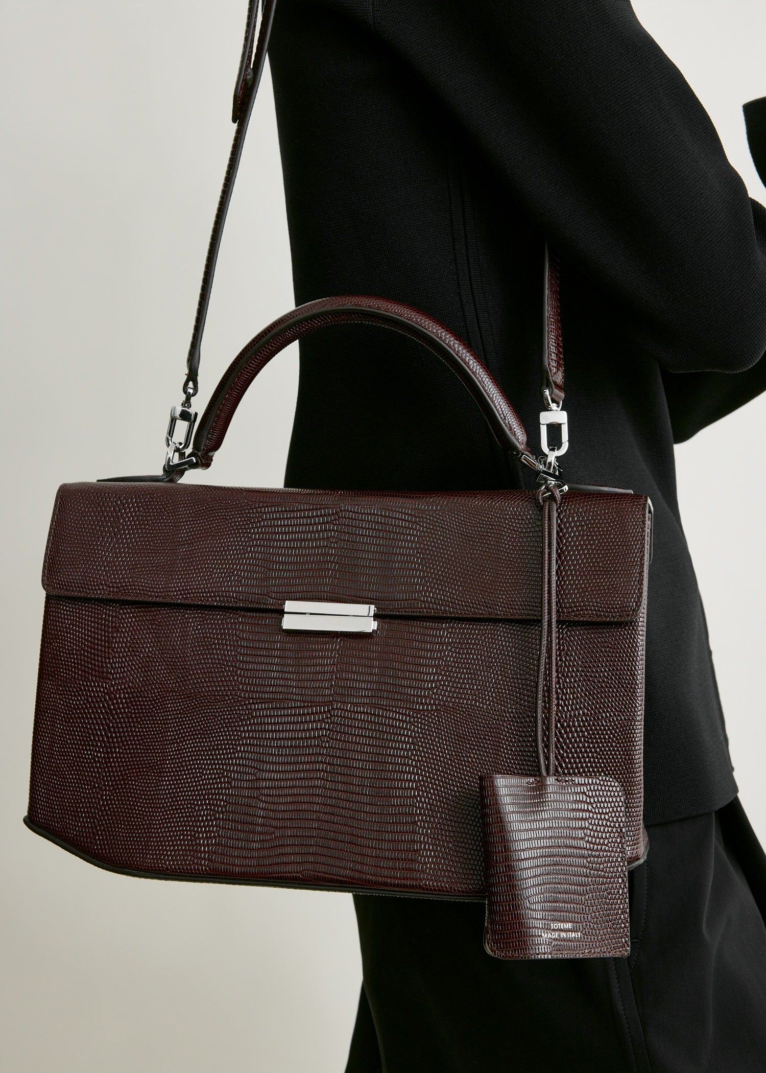 Lizard-embossed keyring brown
