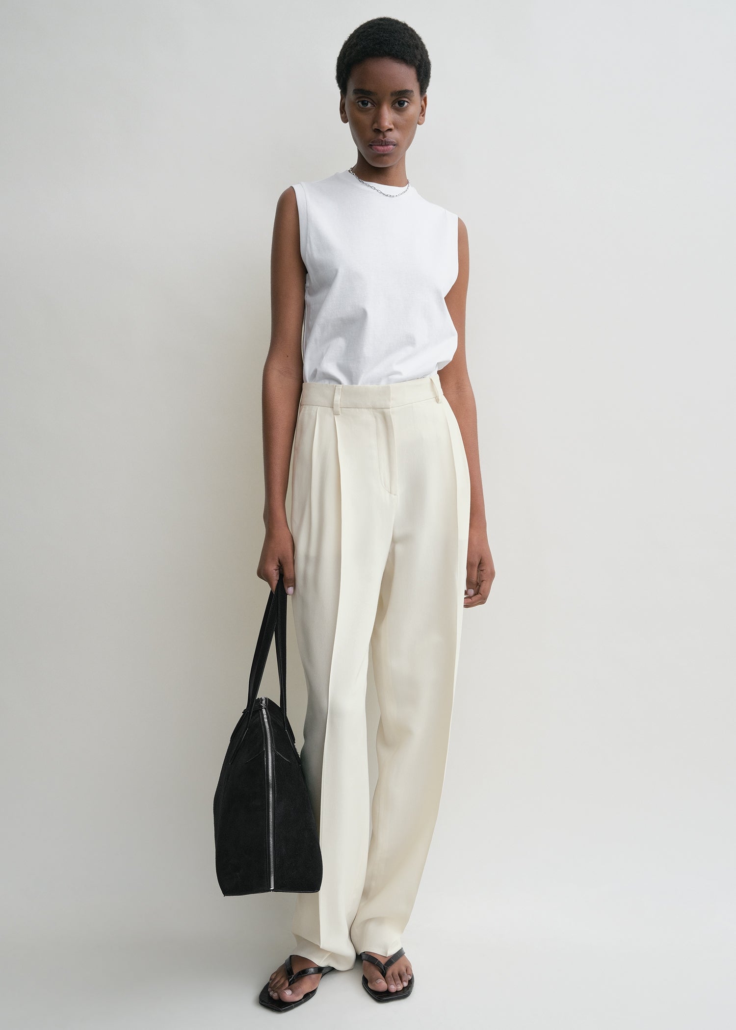 Relaxed sleeveless tee off white
