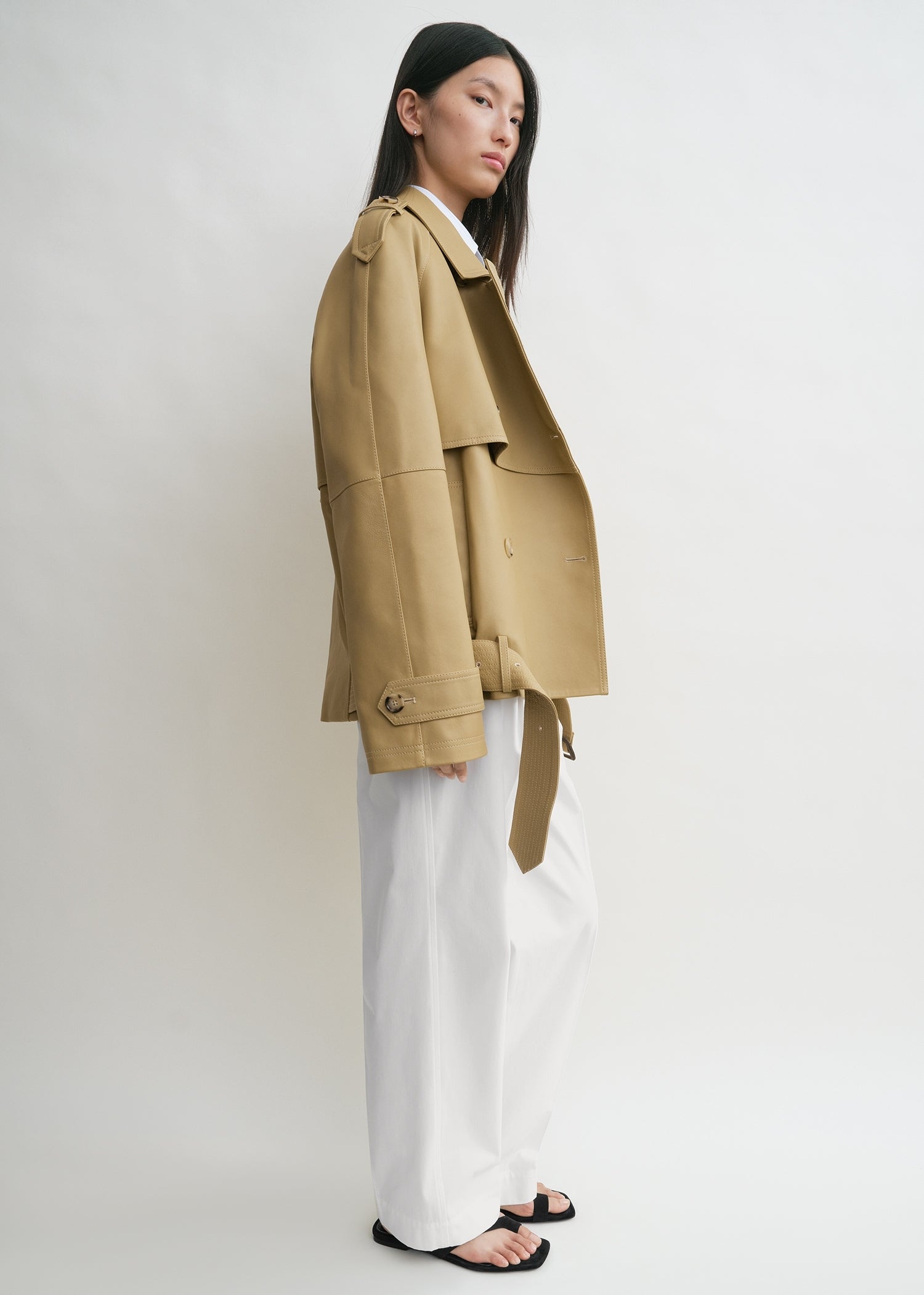 Short leather trench desert – TOTEME