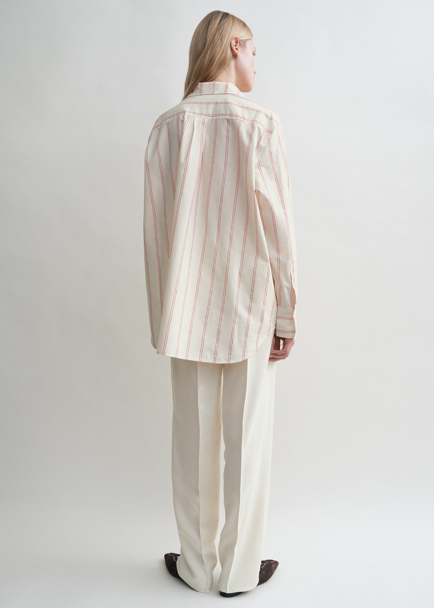 Relaxed striped shirt ecru/blossom – TOTEME