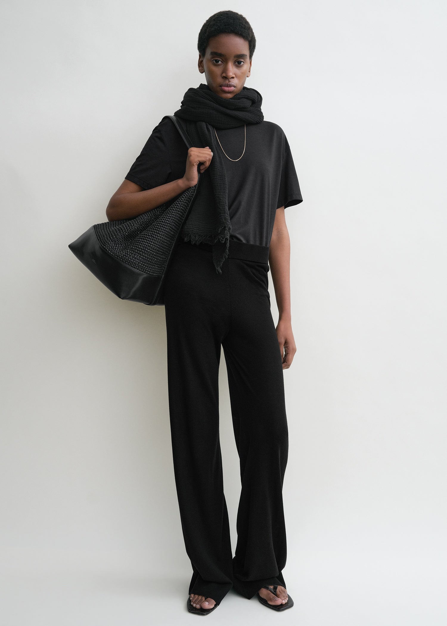 Wide knit trousers black