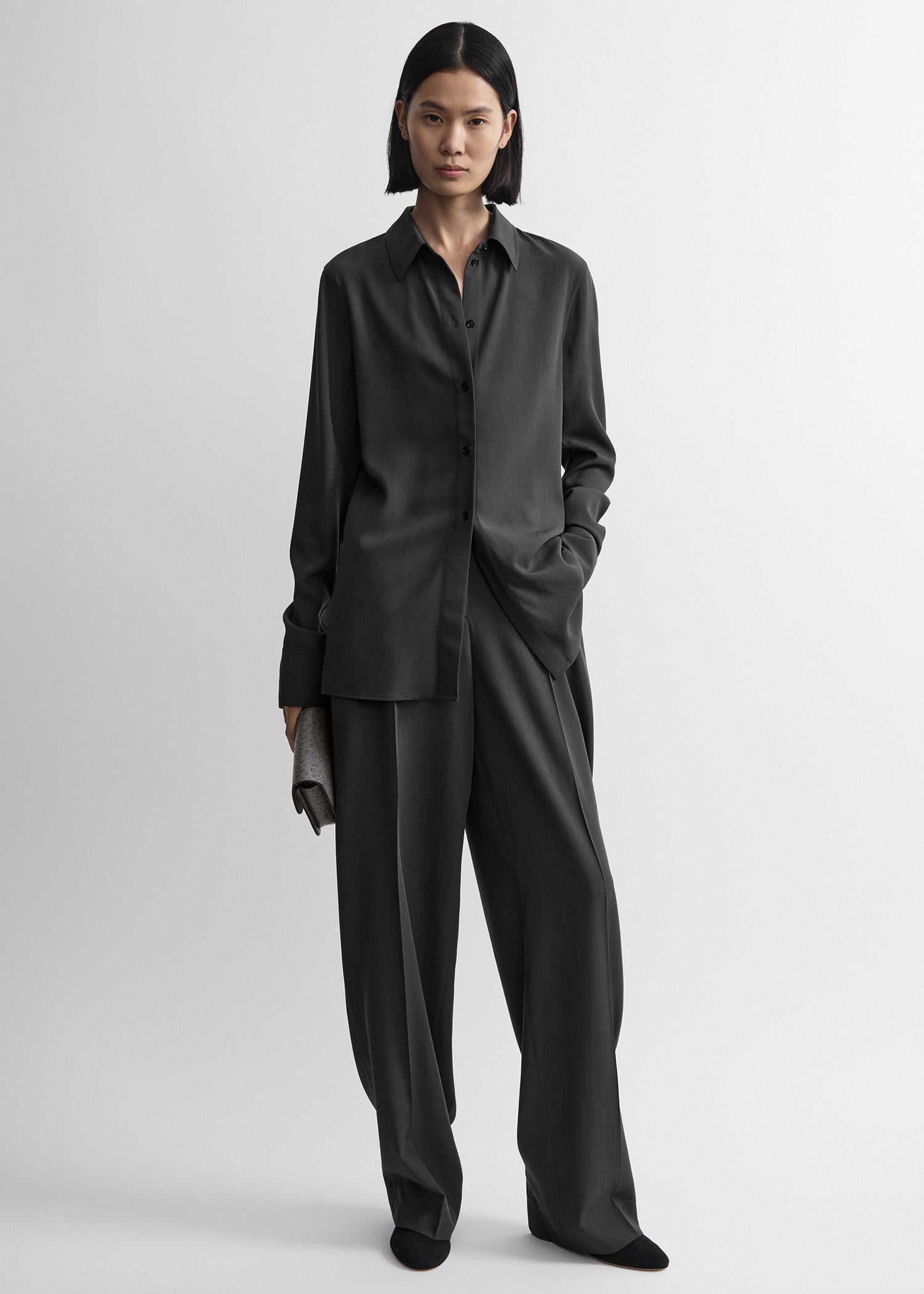 Lightweight wool shirt washed black