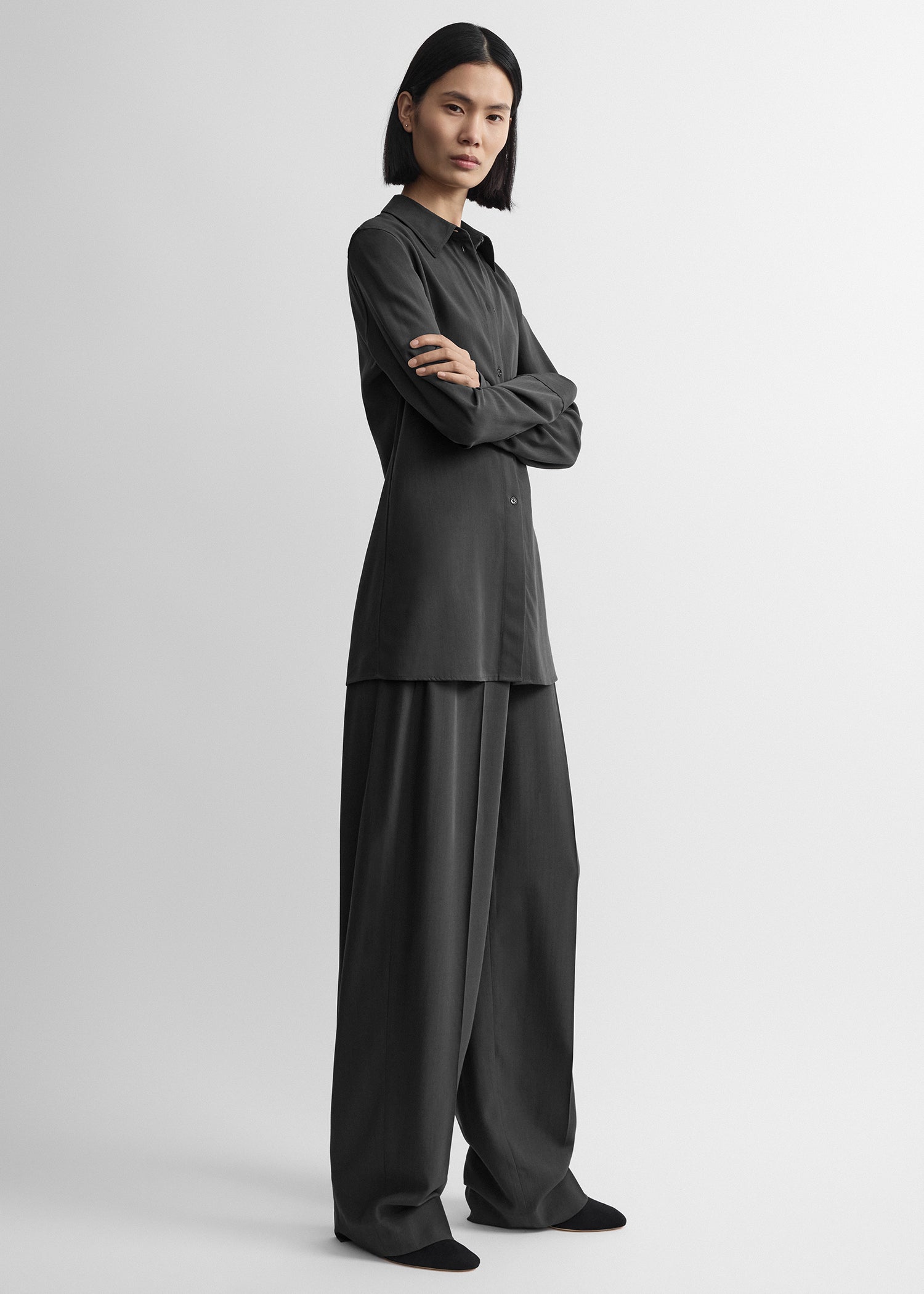 Lightweight wool shirt washed black