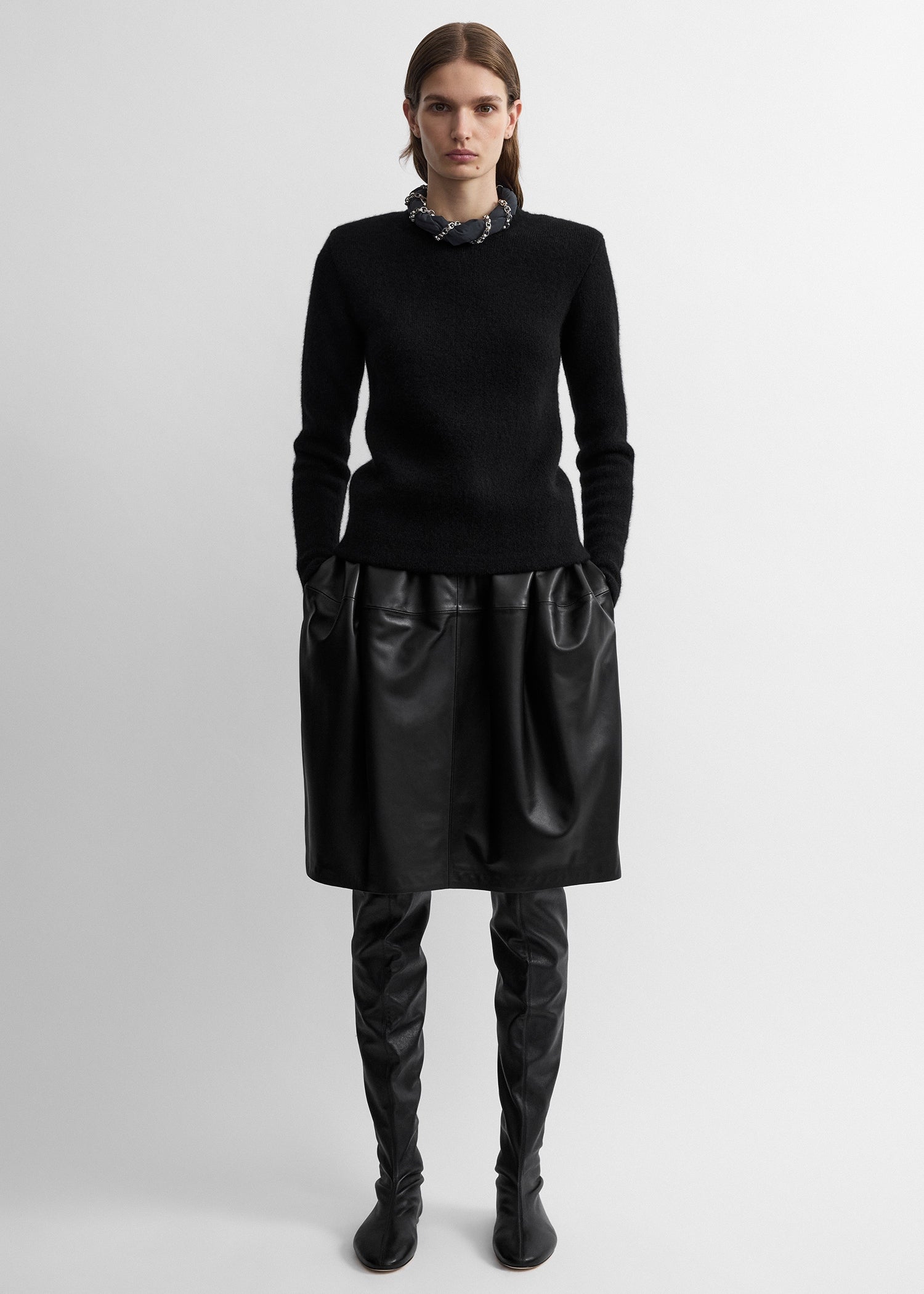Structured crew knit black