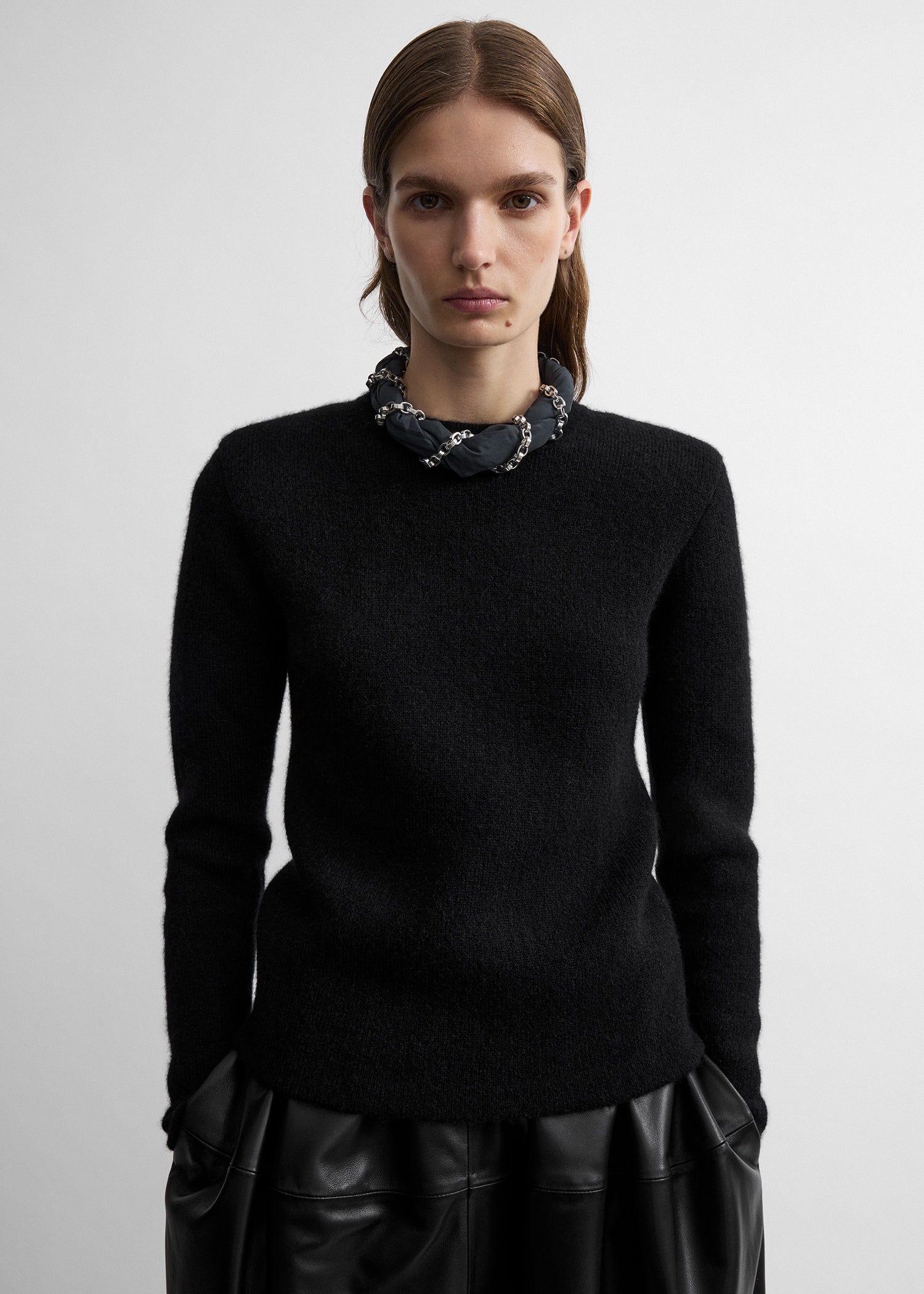 Structured crew knit black