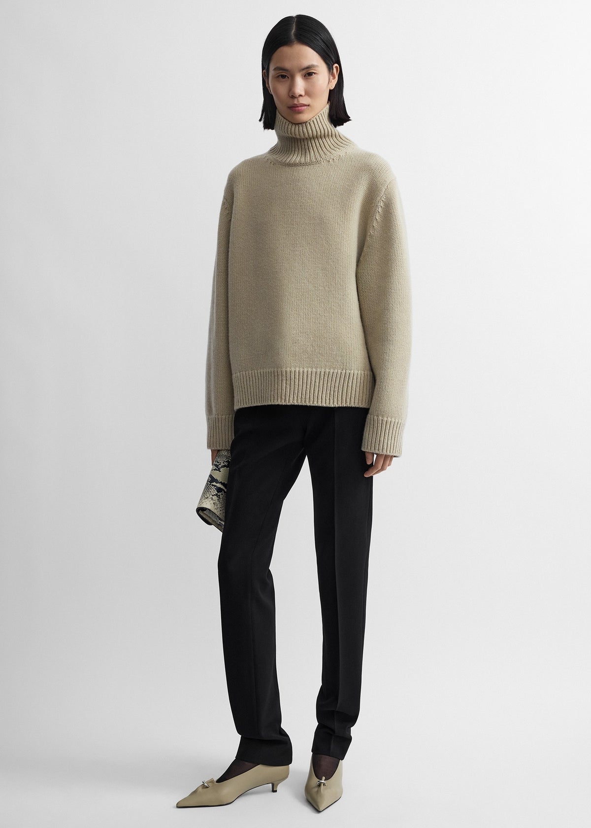 Oversized lambswool turtleneck sage